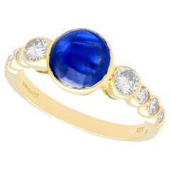 Gelbgold-Cocktailring, 1980er Jahre, 1,74 Karat Saphir im Cabochon-Schliff und Diamant