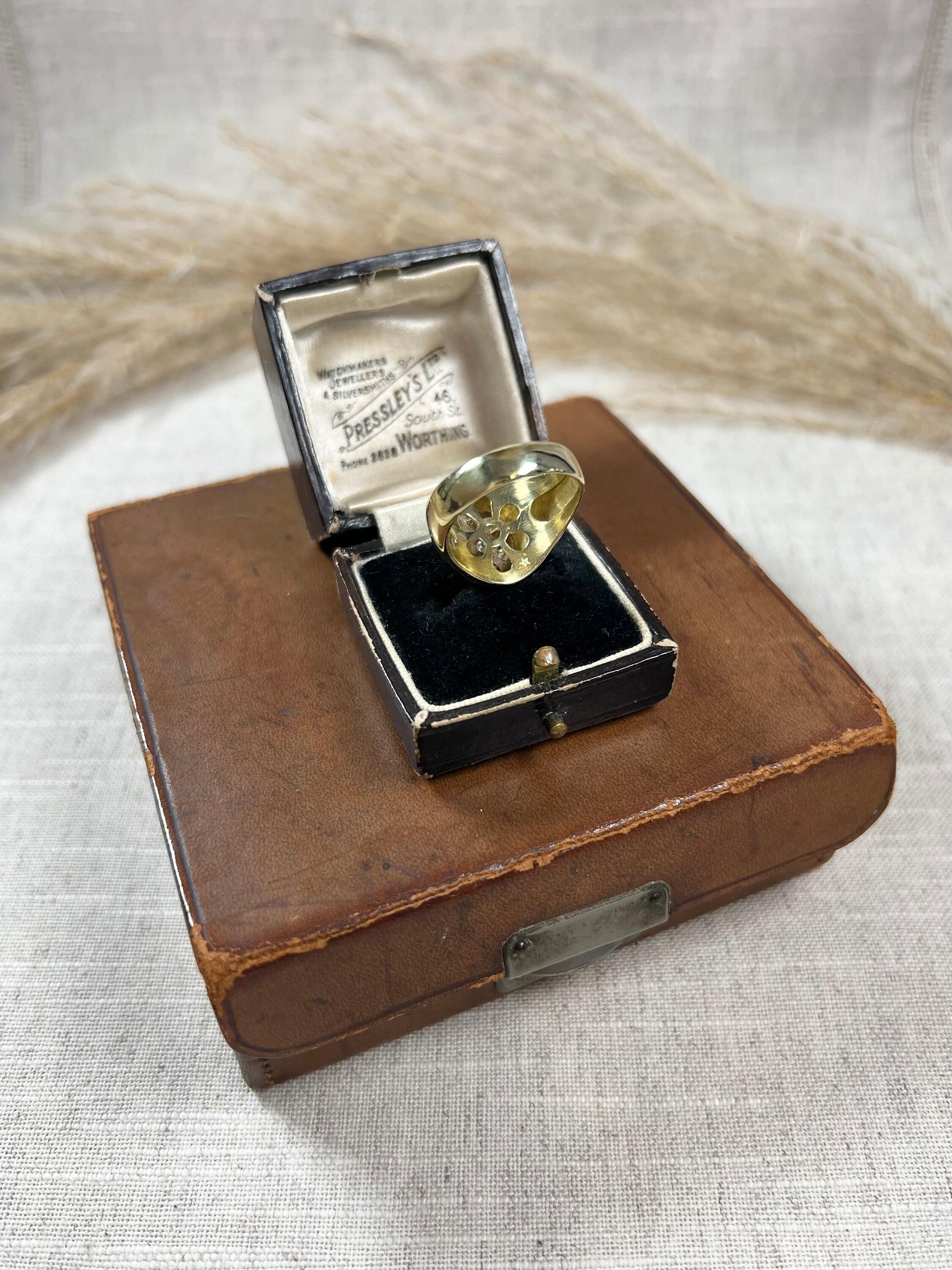 Vintage 1980's 18ct Gold Französisch Diamant verkrustete Oval geformt Signet Ring im Angebot 5