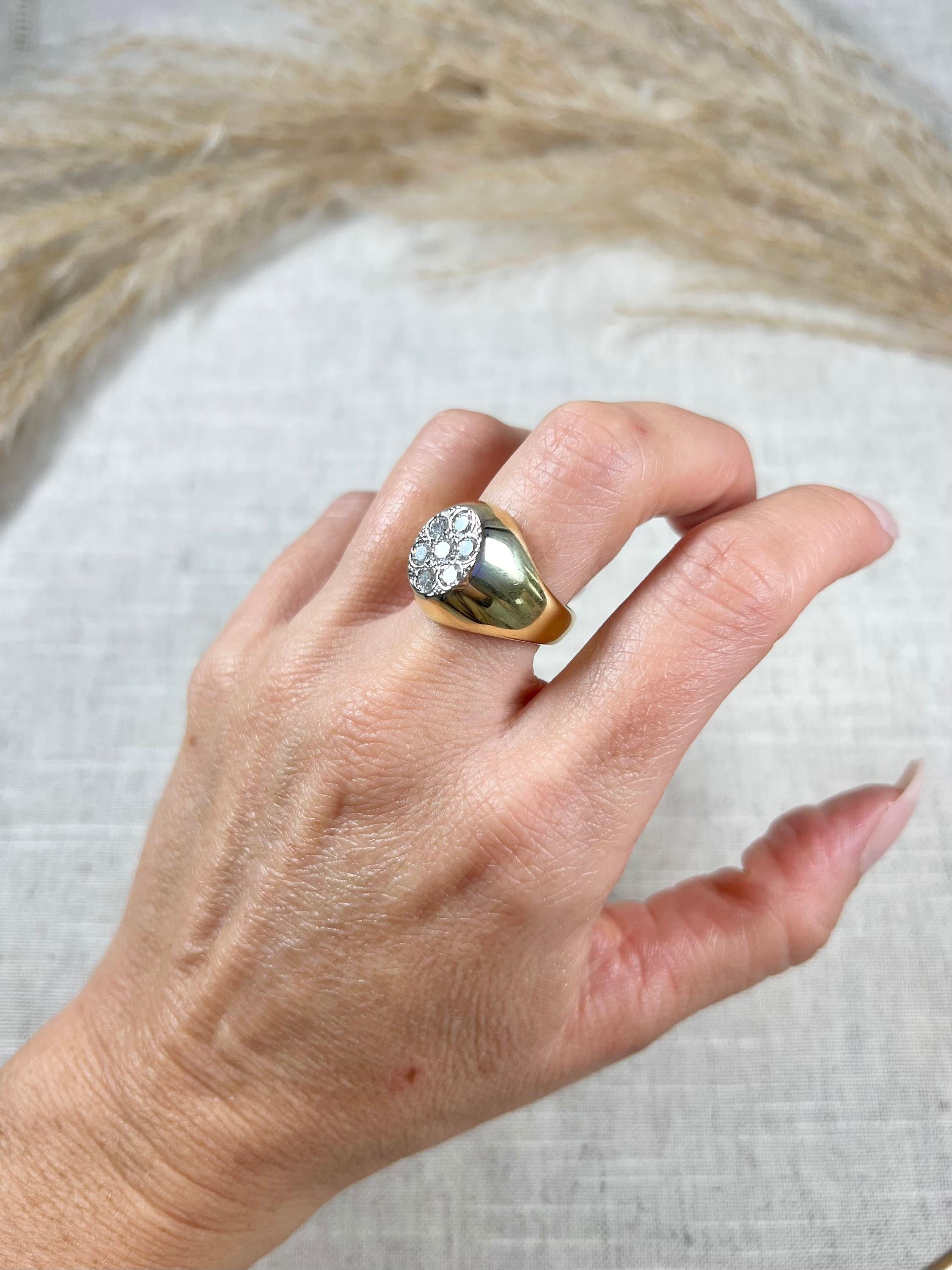 Vintage 1980's 18ct Gold Französisch Diamant verkrustete Oval geformt Signet Ring im Angebot 6