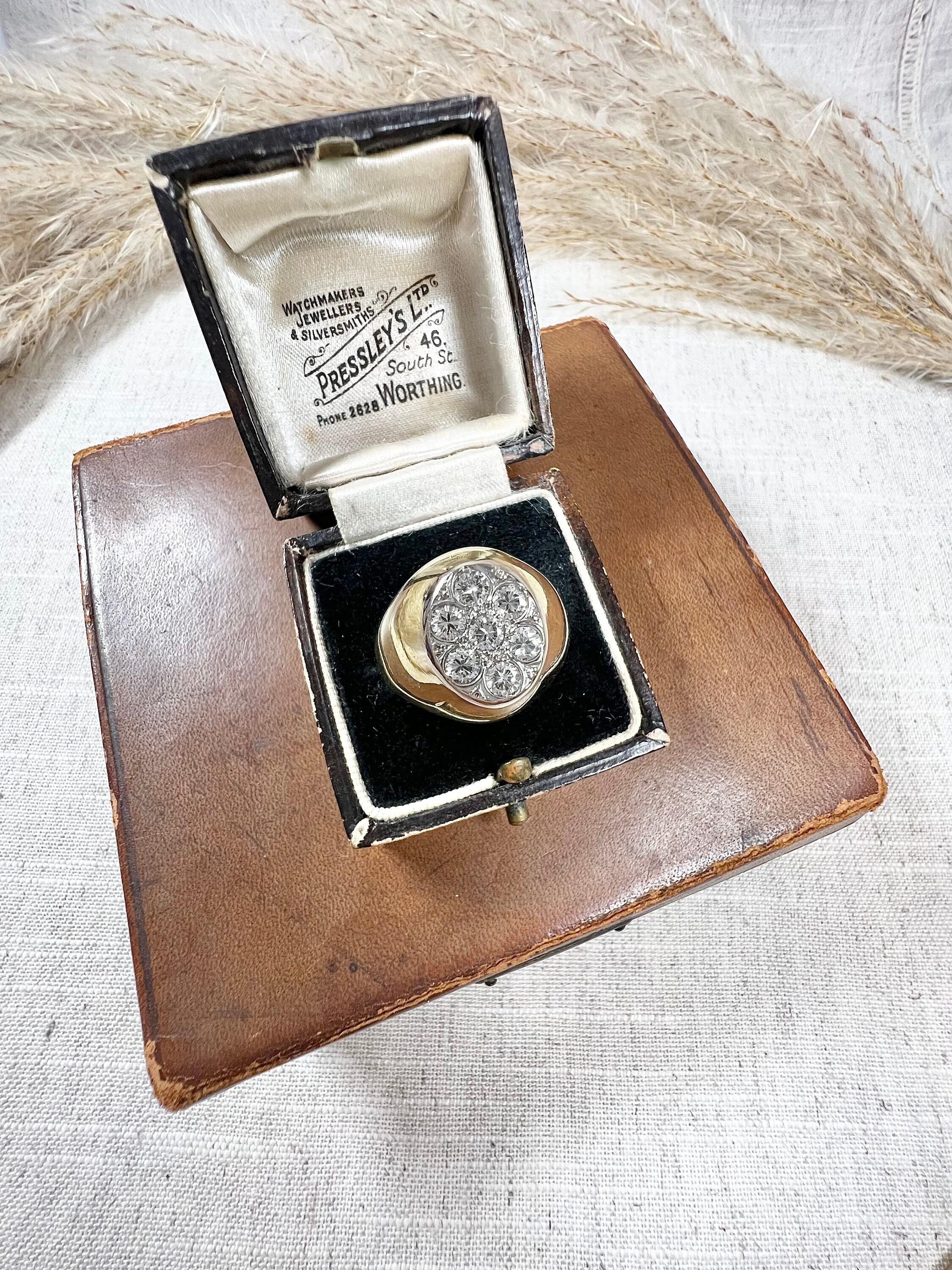 Vintage 1980's 18ct Gold Französisch Diamant verkrustete Oval geformt Signet Ring für Damen oder Herren im Angebot