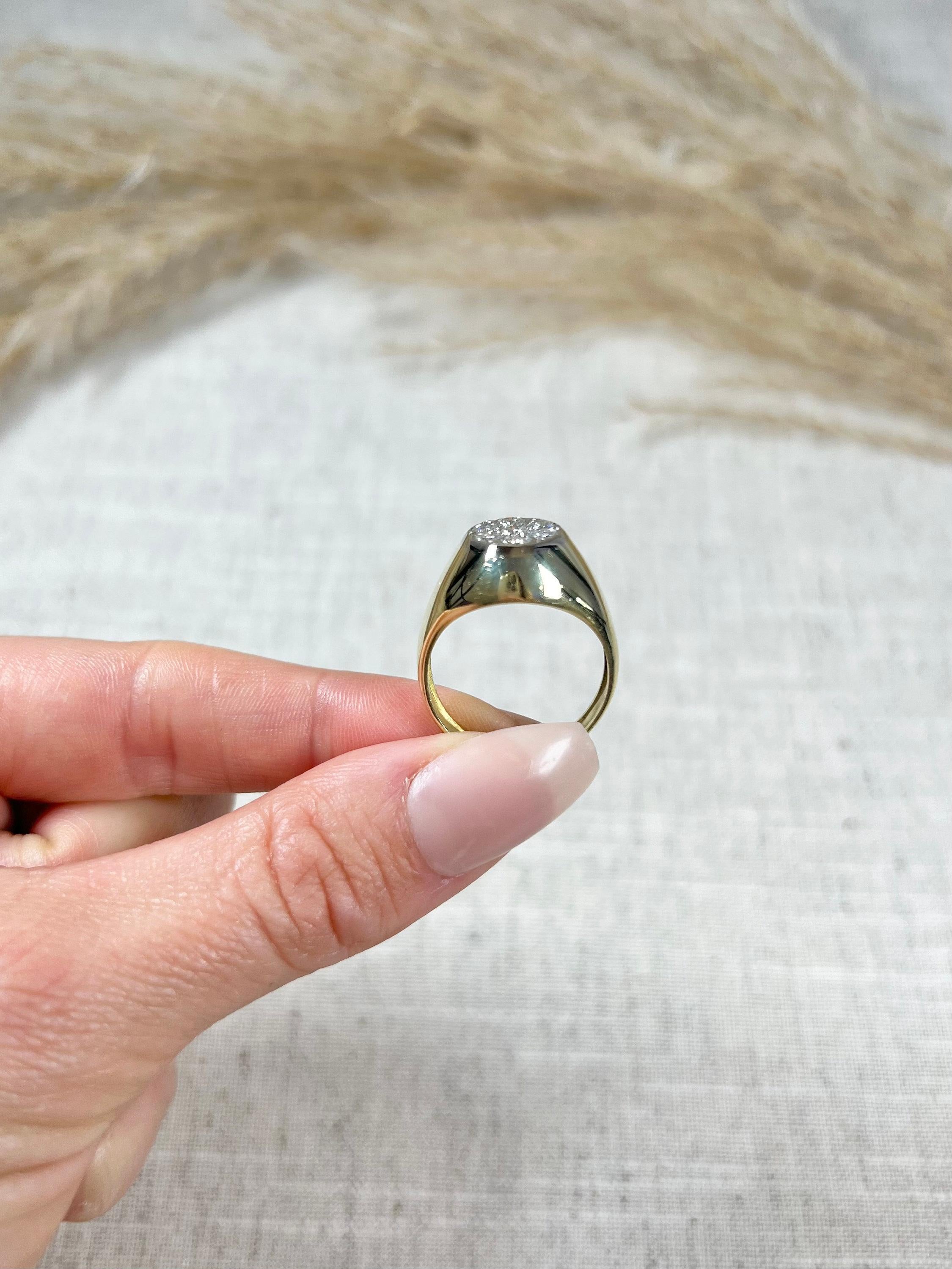 Vintage 1980's 18ct Gold Französisch Diamant verkrustete Oval geformt Signet Ring im Angebot 2