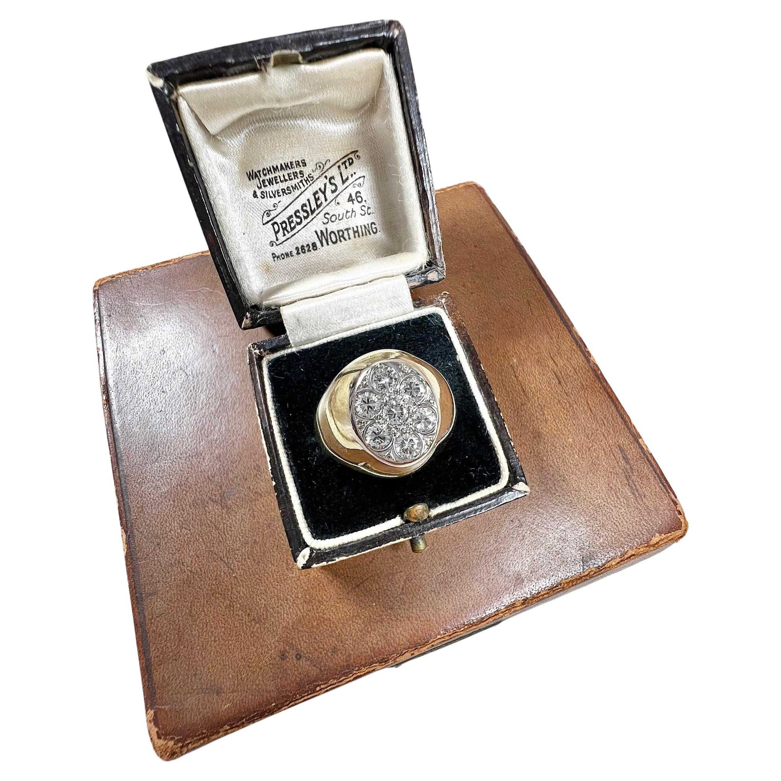 Vintage 1980's 18ct Gold Französisch Diamant verkrustete Oval geformt Signet Ring im Angebot