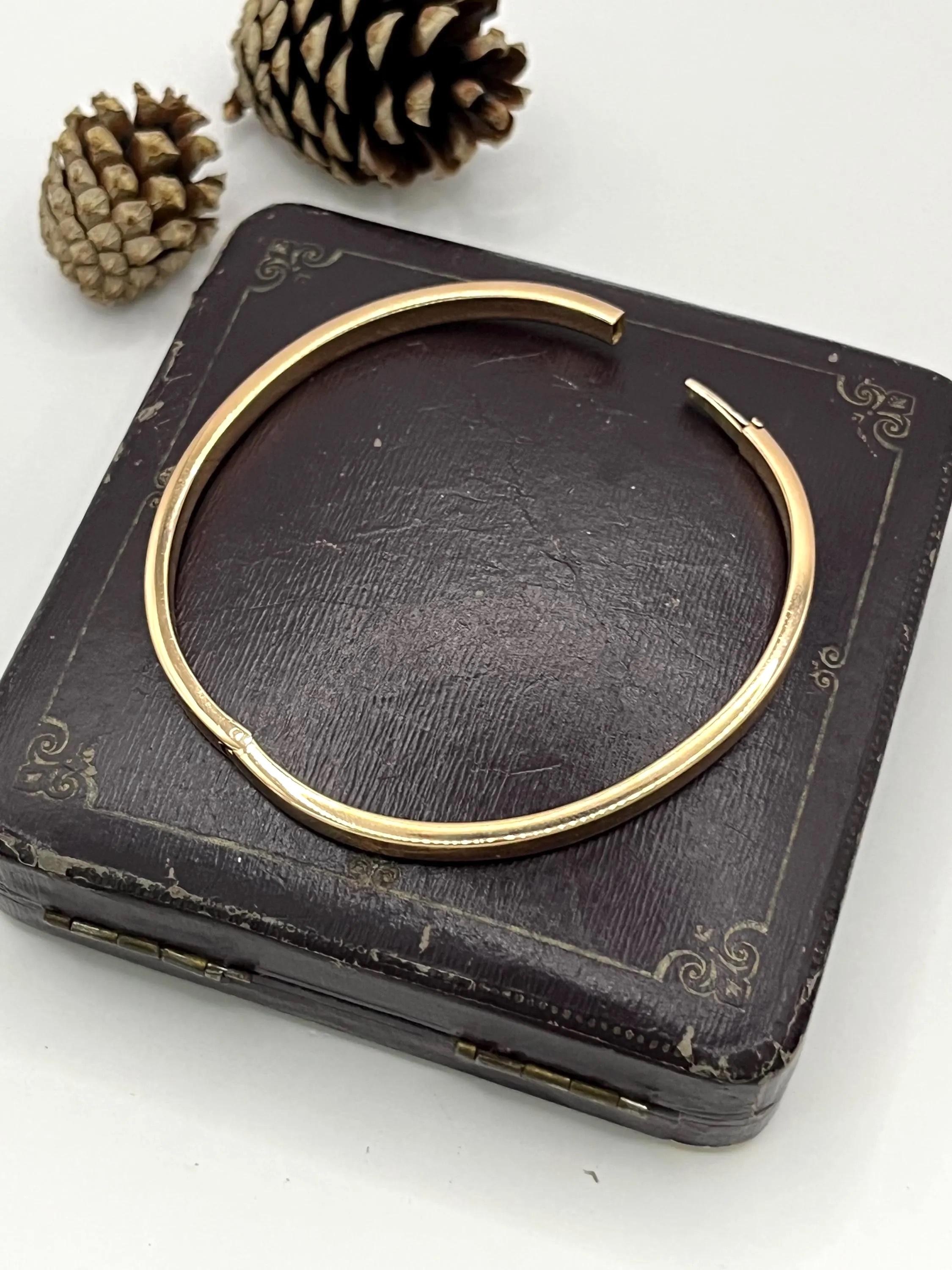 Vintage 1980s 18ct Rose Gold, Plain hinged bangle en Bueno estado para la venta en Brighton, GB