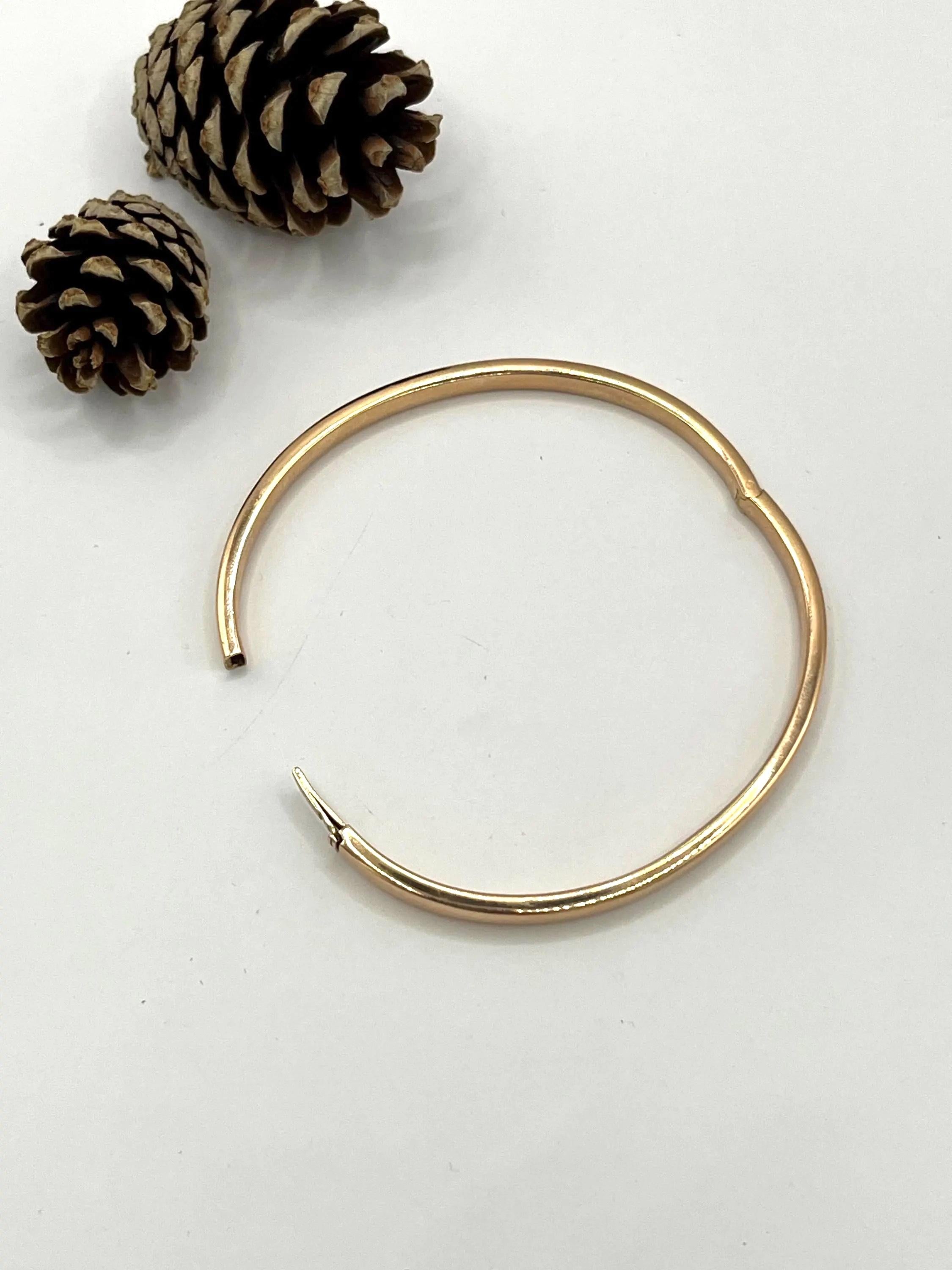 Femenino o masculino Vintage 1980s 18ct Rose Gold, Plain hinged bangle en venta