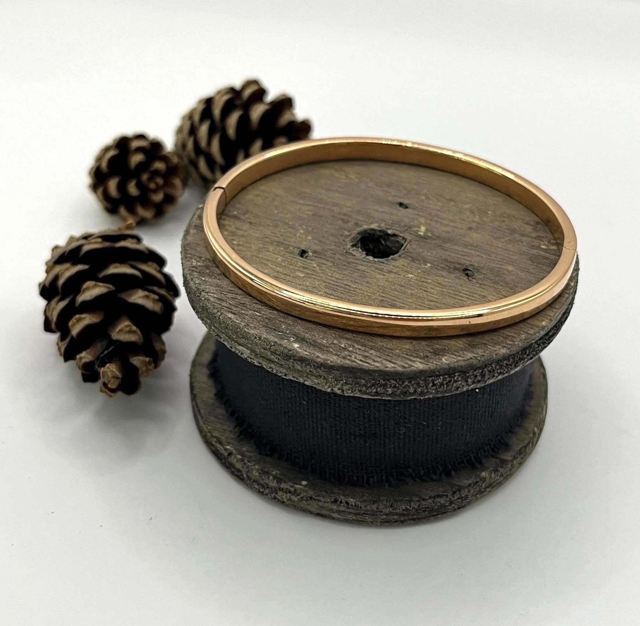 Vintage 1980s 18ct Rose Gold, Plain hinged bangle en venta 4