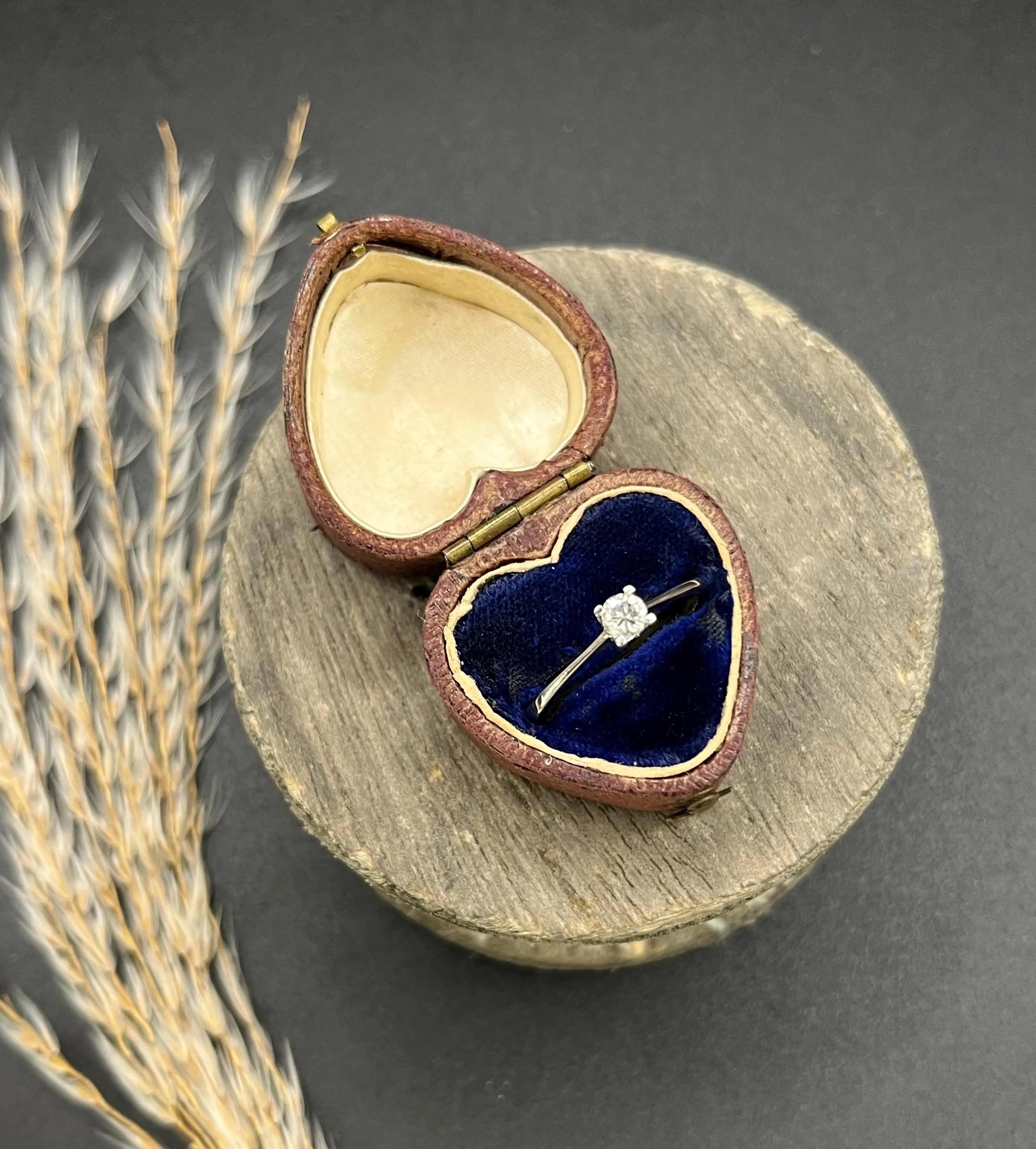 Vintage 1980's 18ct Weißgold, Diamant Single Stone Verlobungsring für Damen oder Herren im Angebot