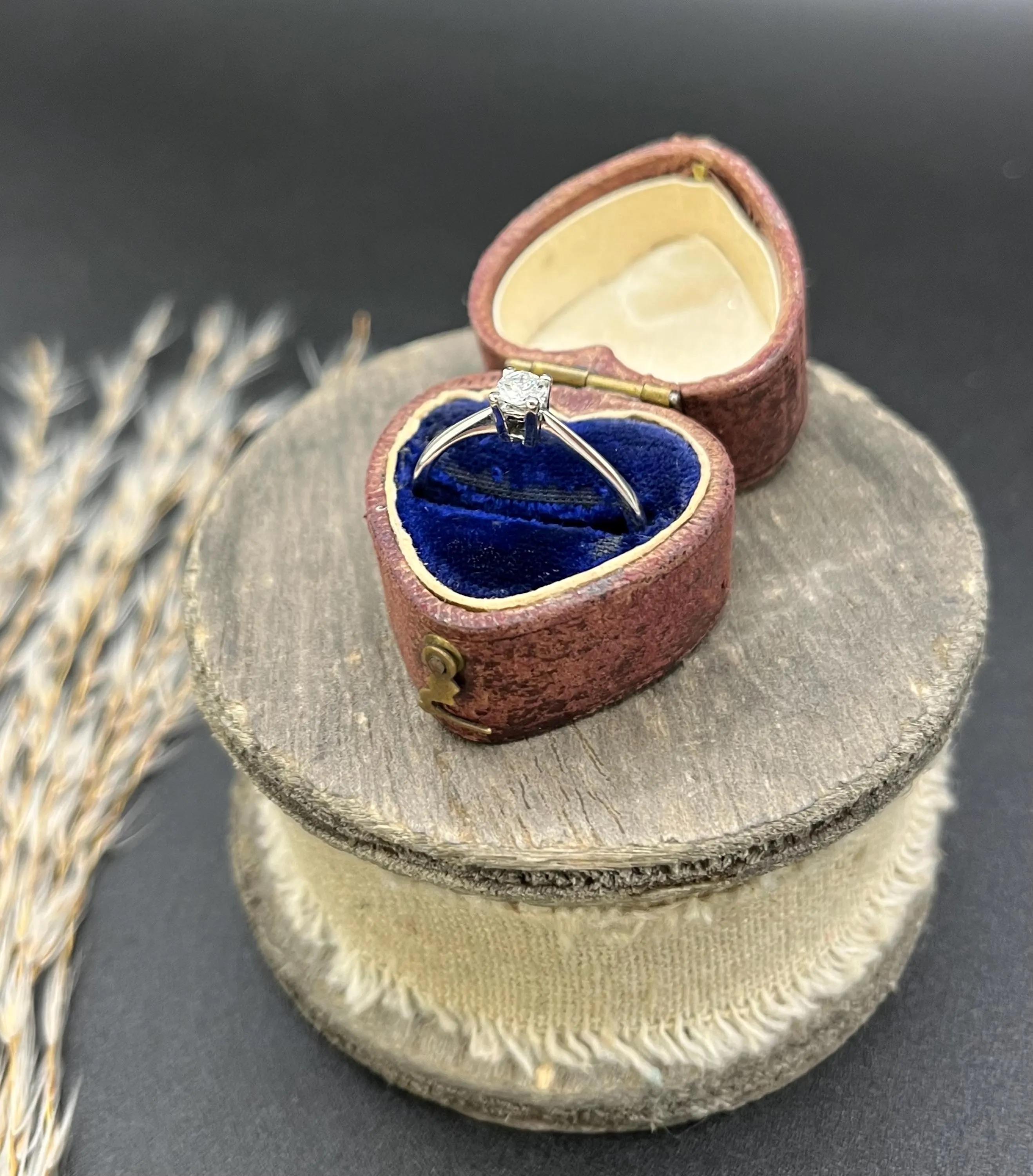 Vintage 1980's 18ct Weißgold, Diamant Single Stone Verlobungsring im Angebot 1