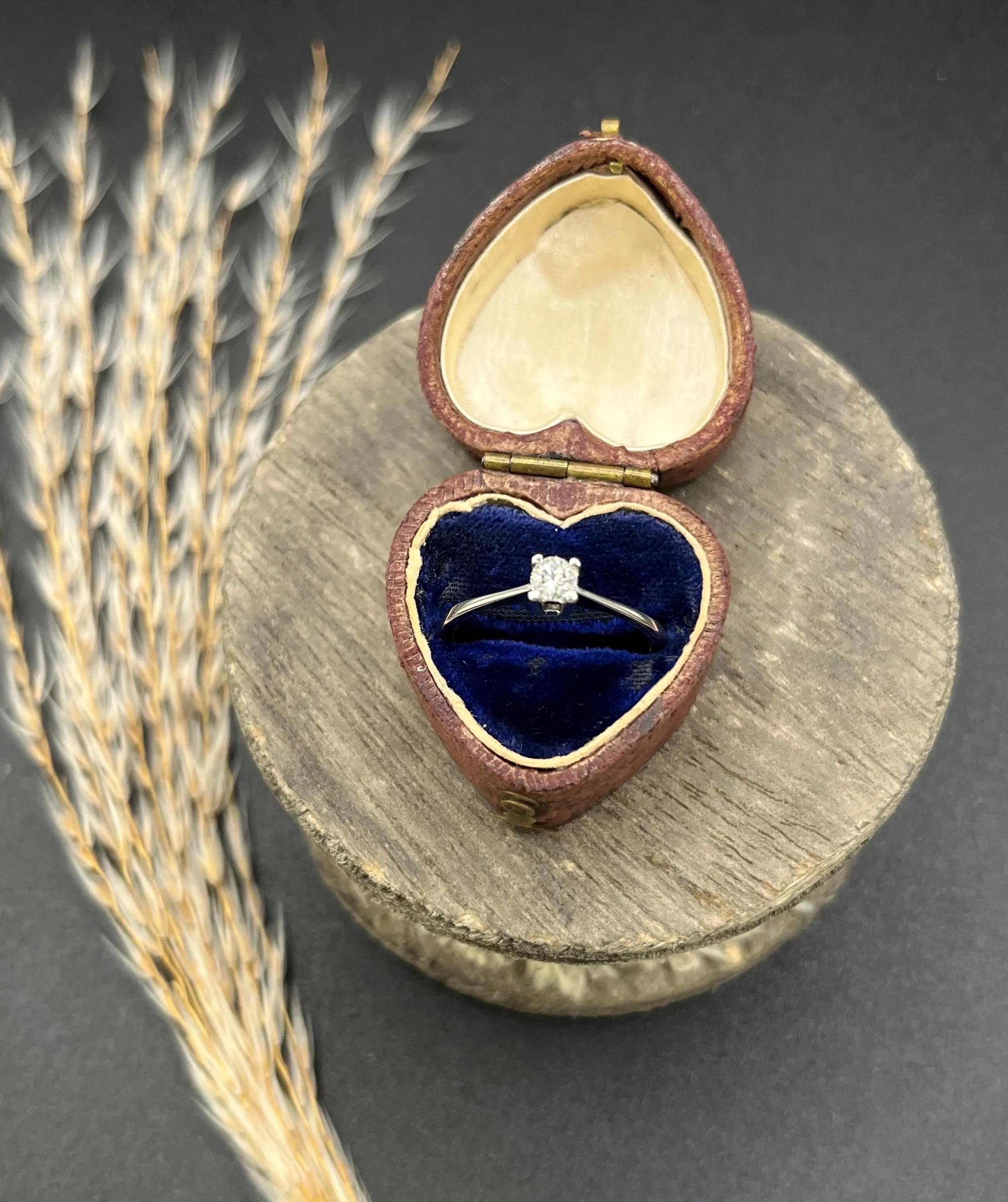 Vintage 1980's 18ct Weißgold, Diamant Single Stone Verlobungsring im Angebot 2