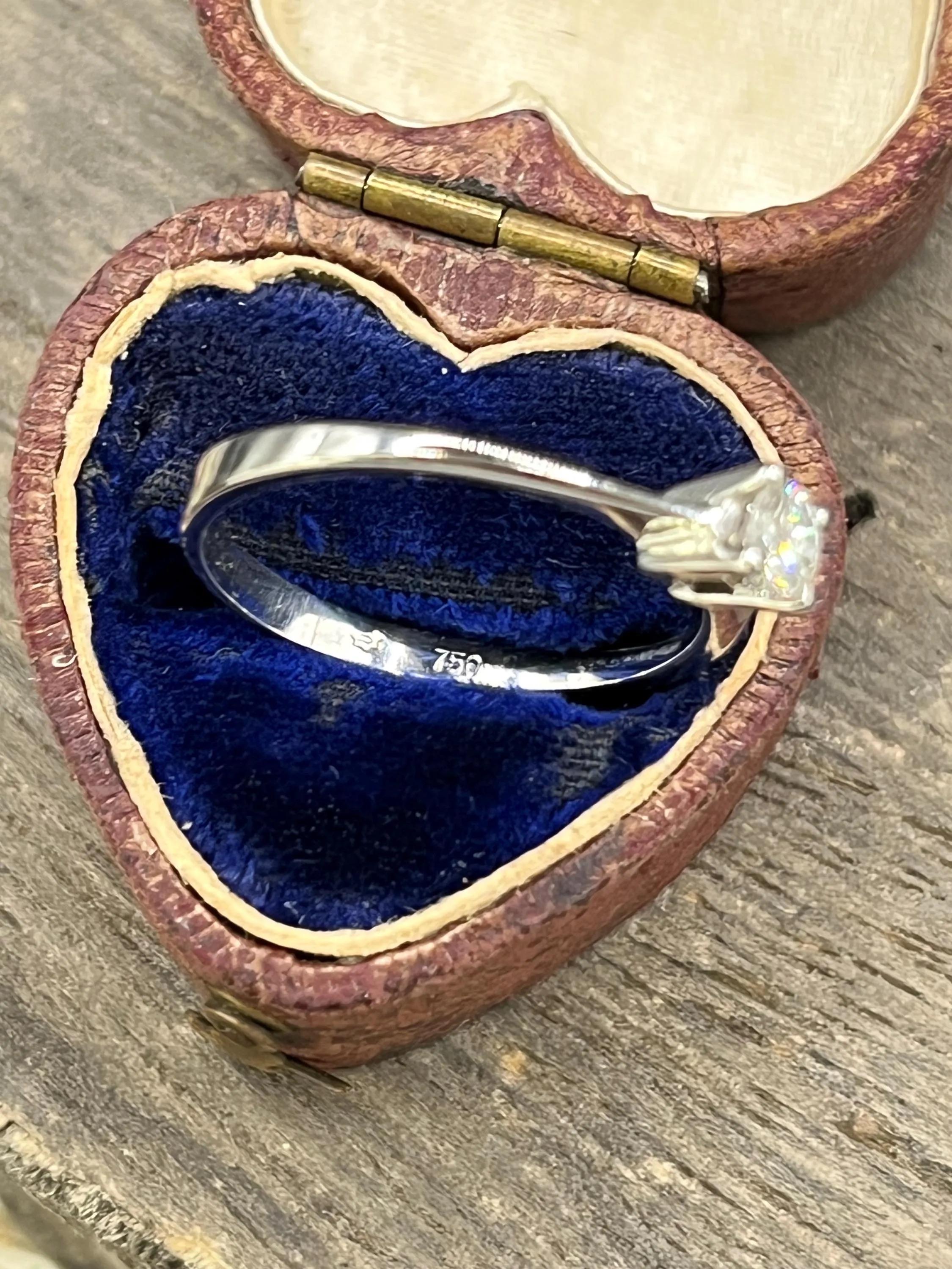 Vintage 1980's 18ct Weißgold, Diamant Single Stone Verlobungsring im Angebot 3