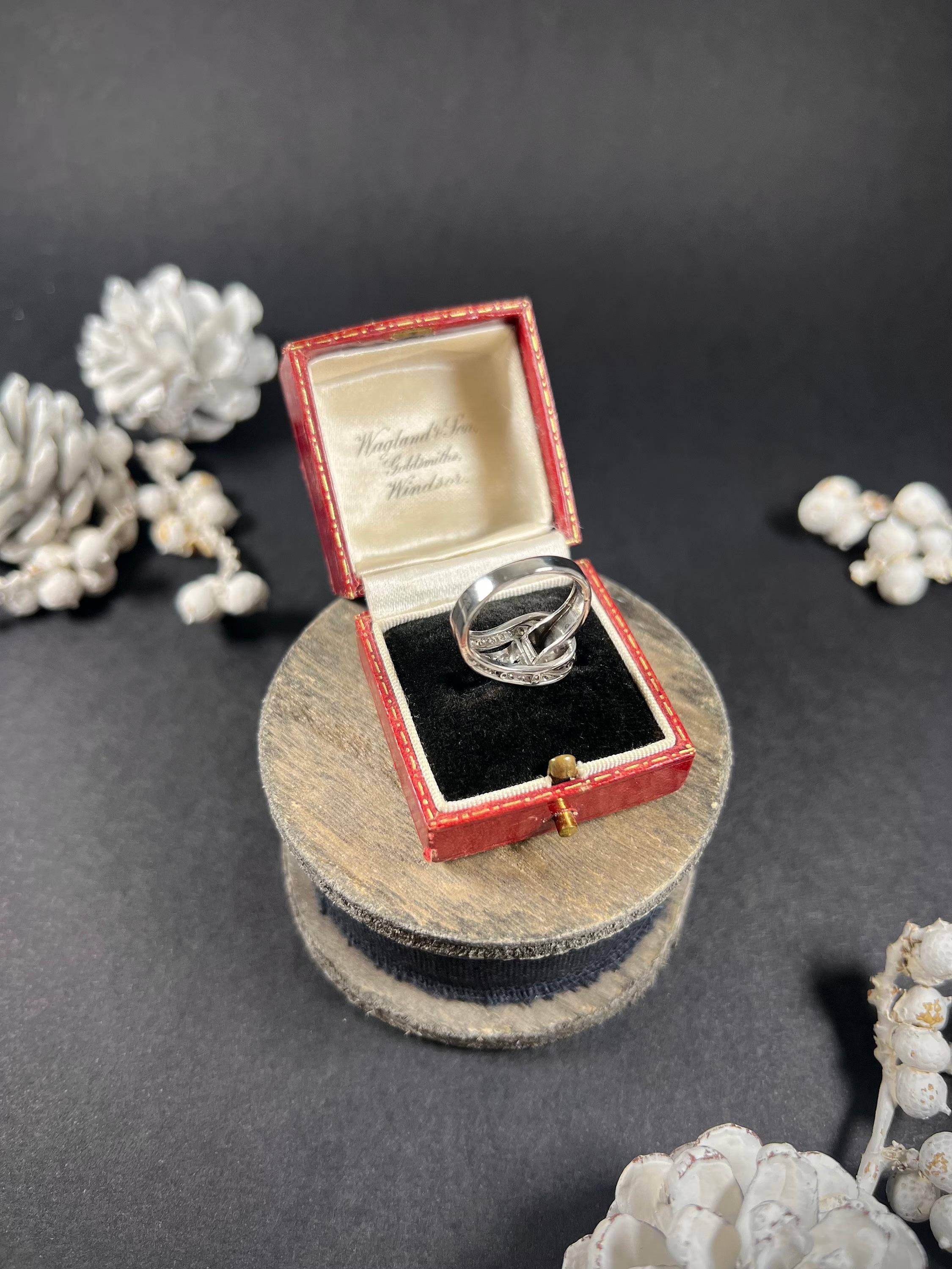 Women's or Men's Vintage 1980s 18ct White Gold Emerald Cut Diamond Set Buckle/Belt Ring For Sale