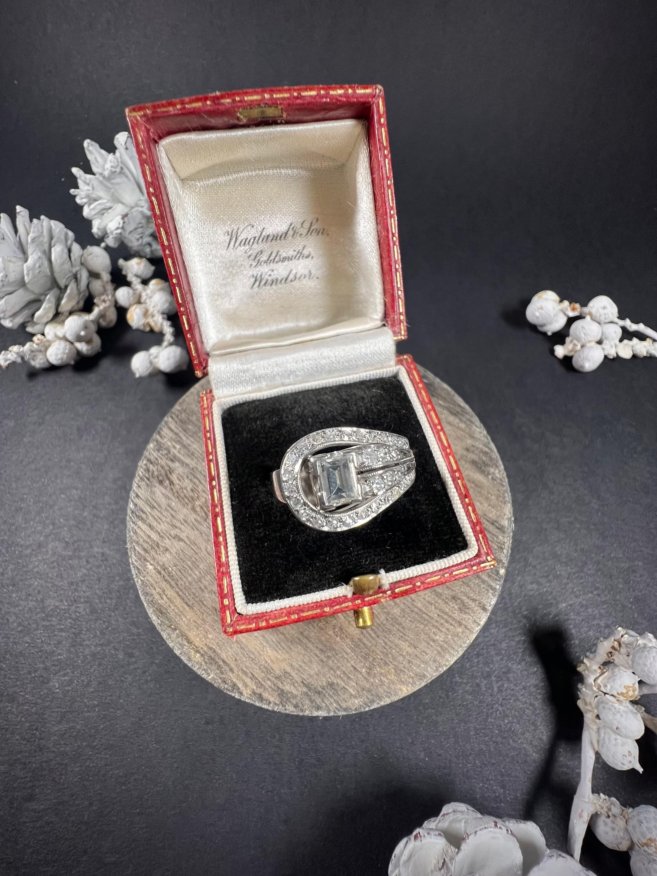 Vintage 1980s 18ct White Gold Emerald Cut Diamond Set Buckle/Belt Ring For Sale 1