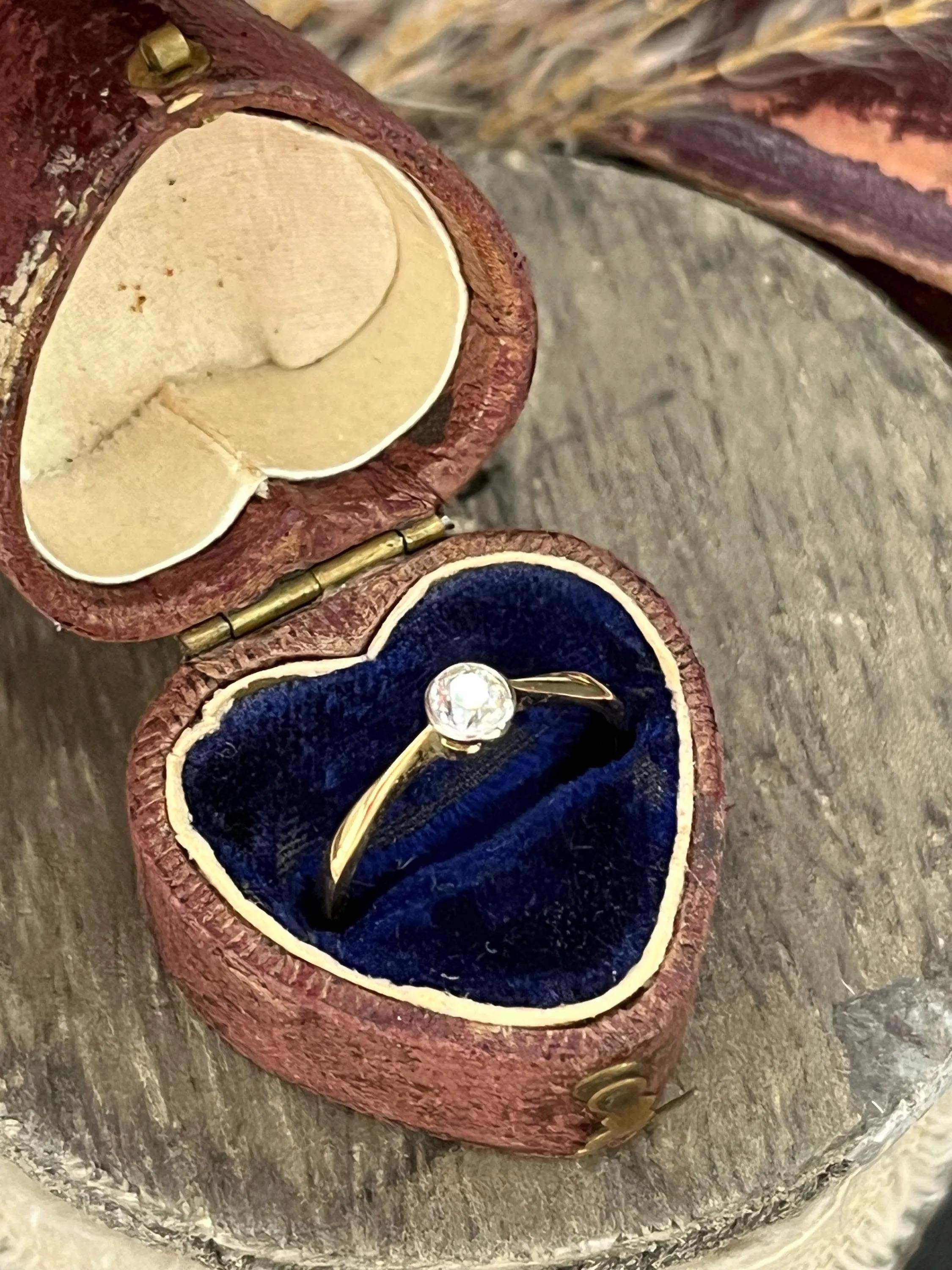 Anillo vintage de diamantes de 0,25 quilates en oro amarillo de 18 ct de la década de 1980 con una sola piedra en venta 3