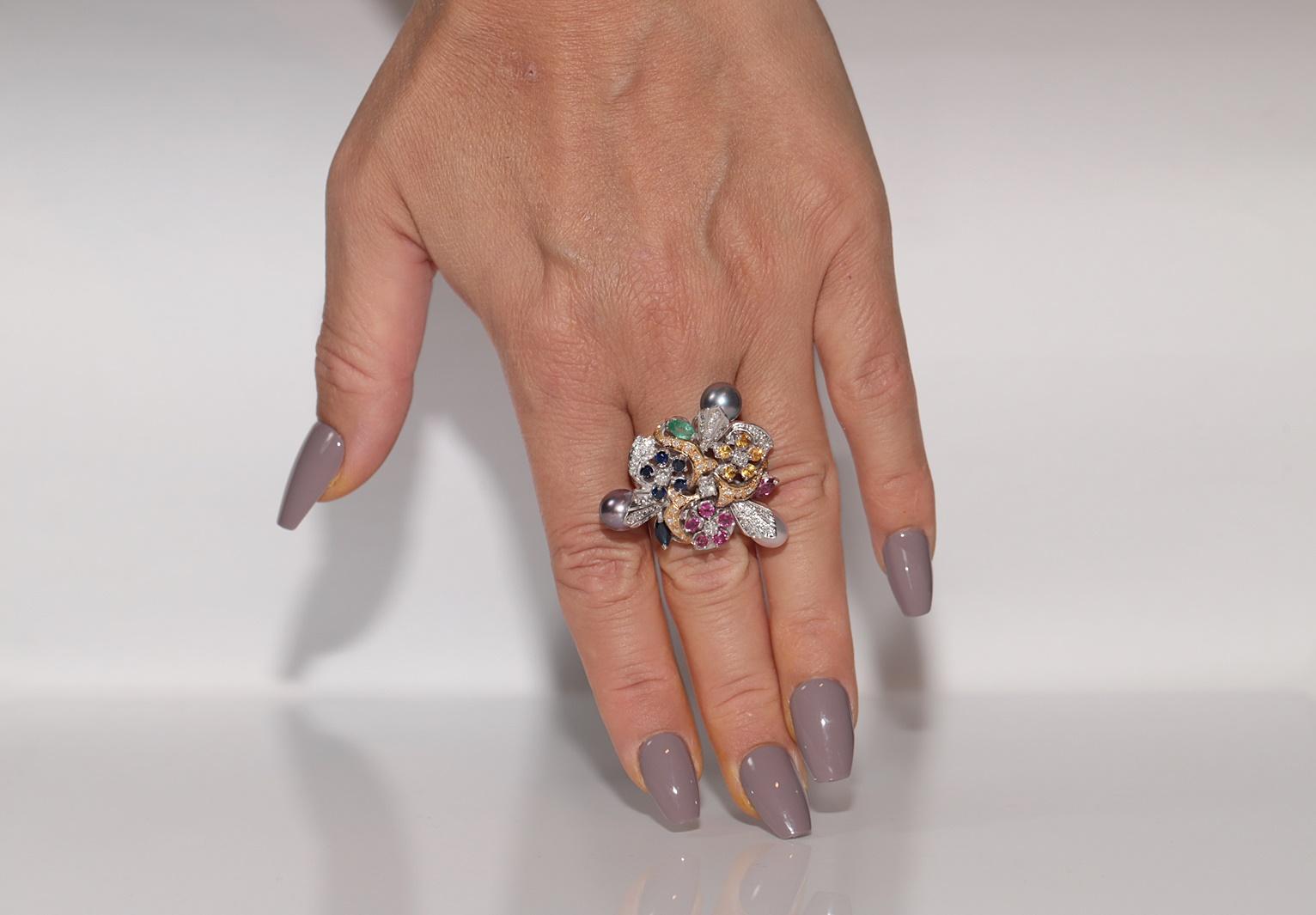 Vintage 1980s 18k Gold  Diamant Smaragd Rubin Saphir und Perle Starker Ring im Angebot 5
