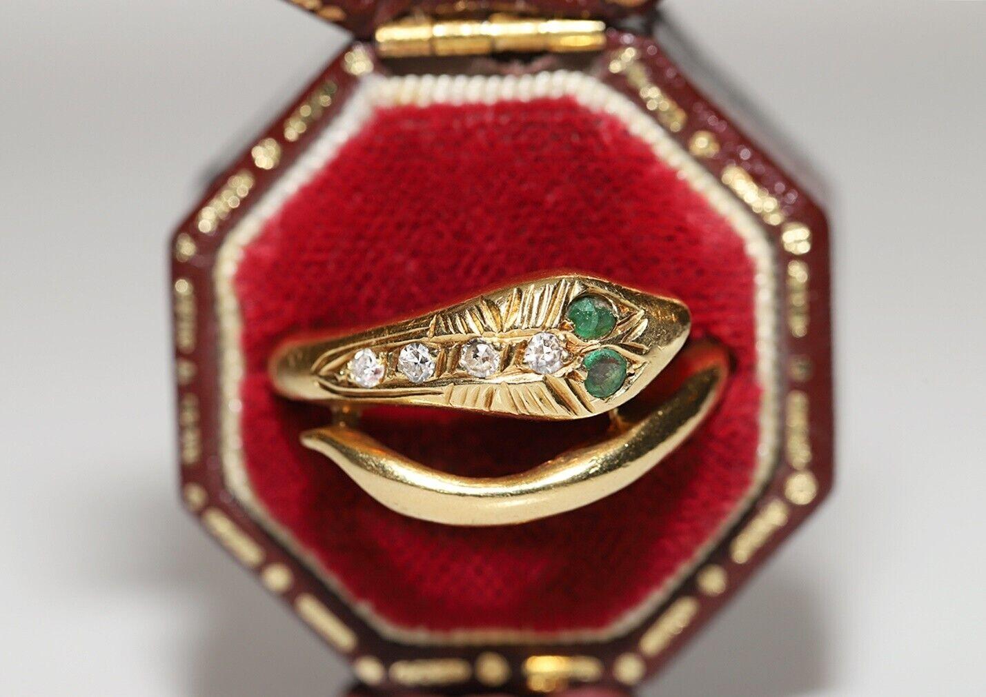 Vintage 1980er Jahre 18 Karat Gold Natürlicher Diamant und Smaragd Dekorierter Schlangenring 6