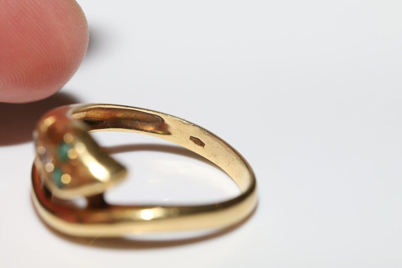 Vintage 1980er Jahre 18 Karat Gold Natürlicher Diamant und Smaragd Dekorierter Schlangenring Damen