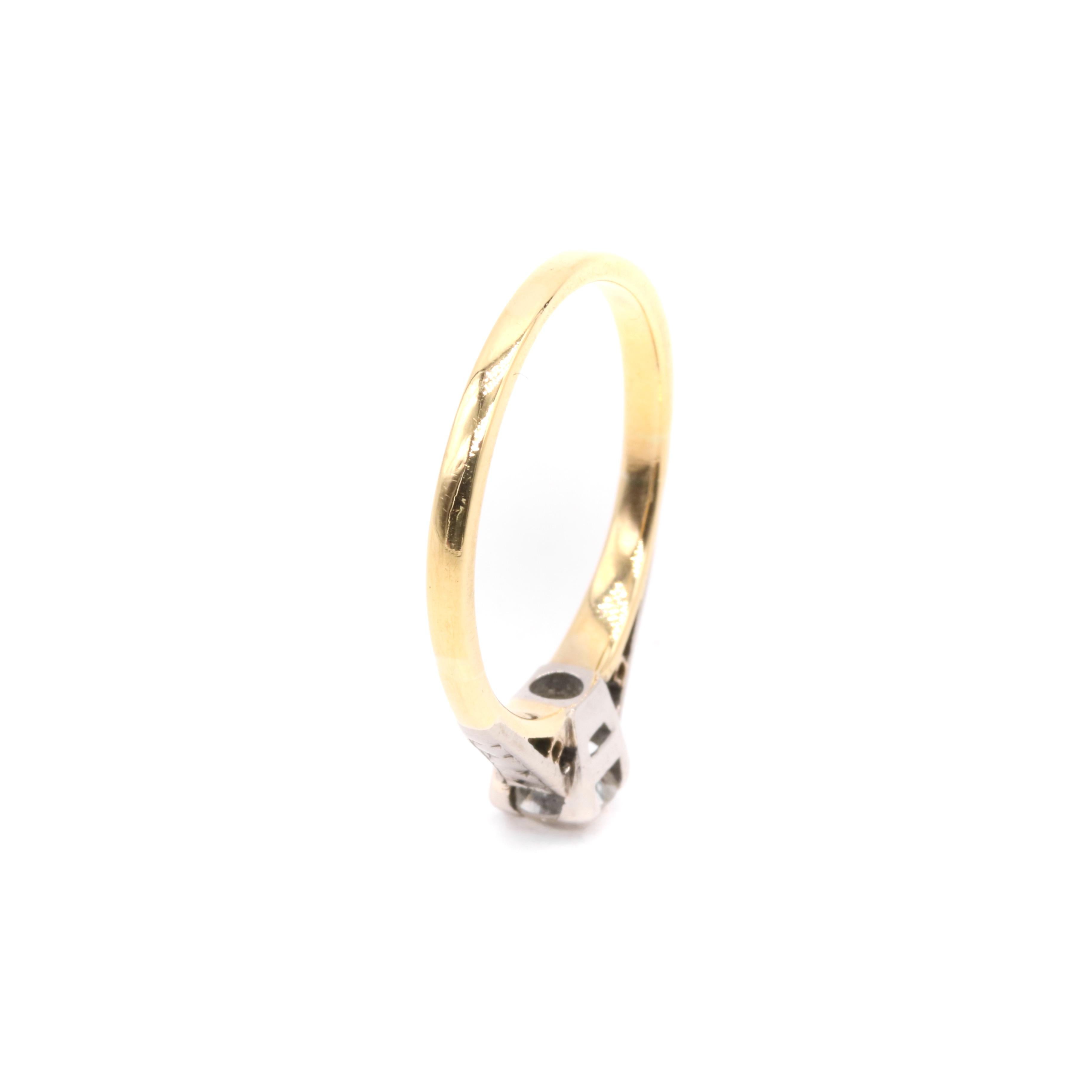 Bague solitaire vintage des années 1980 en or jaune 18 carats et platine avec 0,21 carat de diamants en vente 4