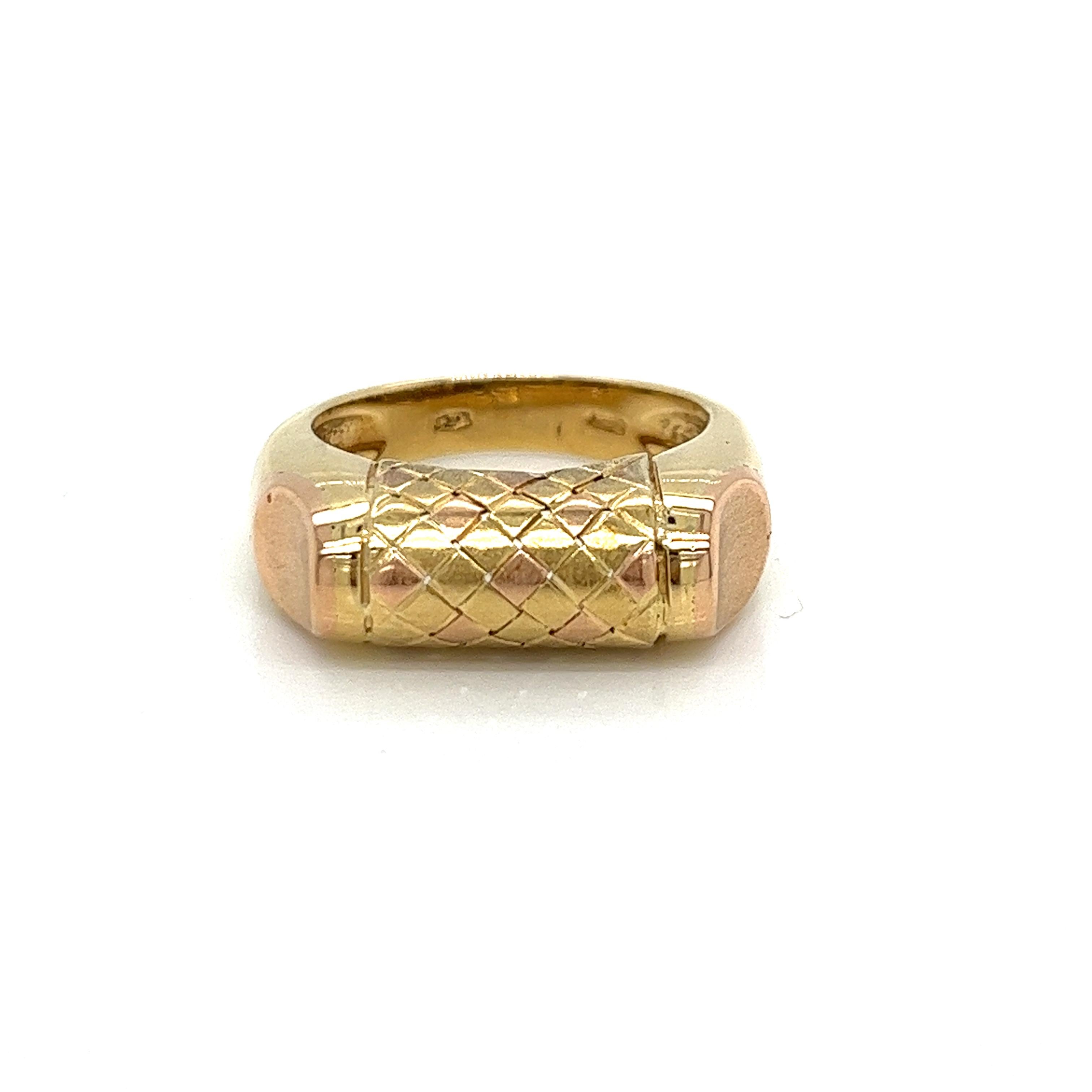 Vintage 1980's 18k Yellow Gold and Rose Gold Statement Ring In Good Condition For Sale In Boston, MA