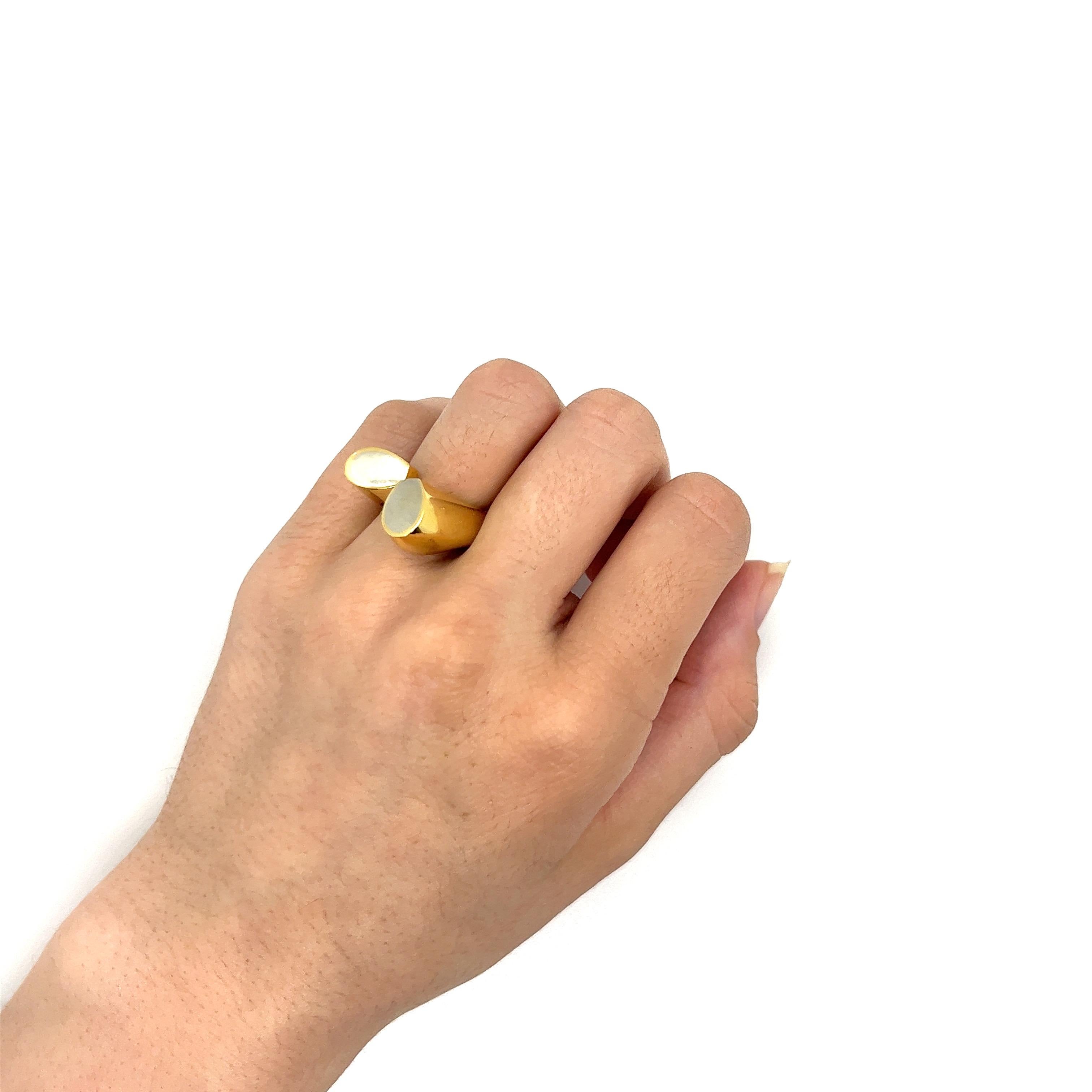 Vintage 1980's 18k Yellow Gold Bold Bypass Statement Ring For Sale 1