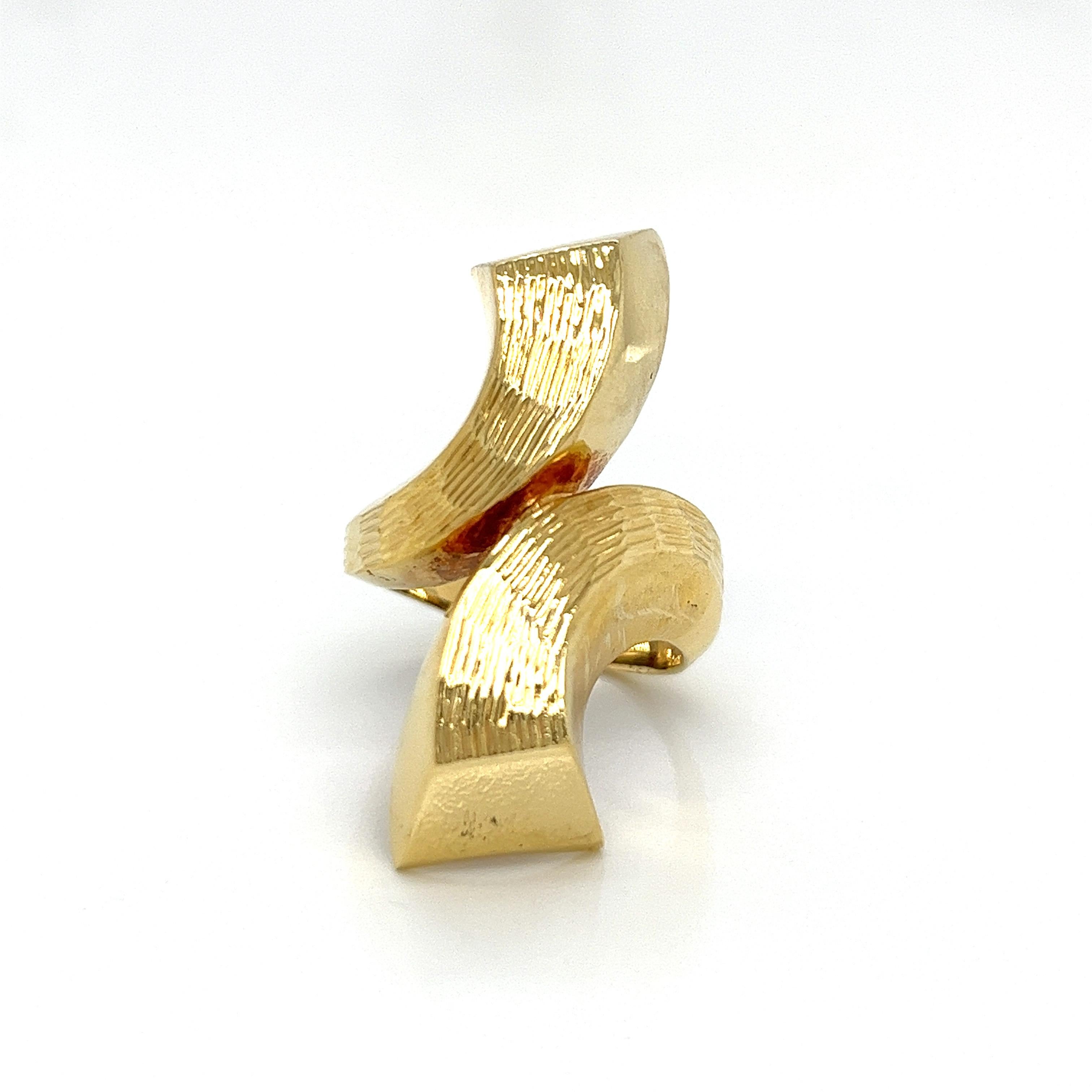 Vintage 1980's 18k Yellow Gold Bold Bypass Statement Ring For Sale 3