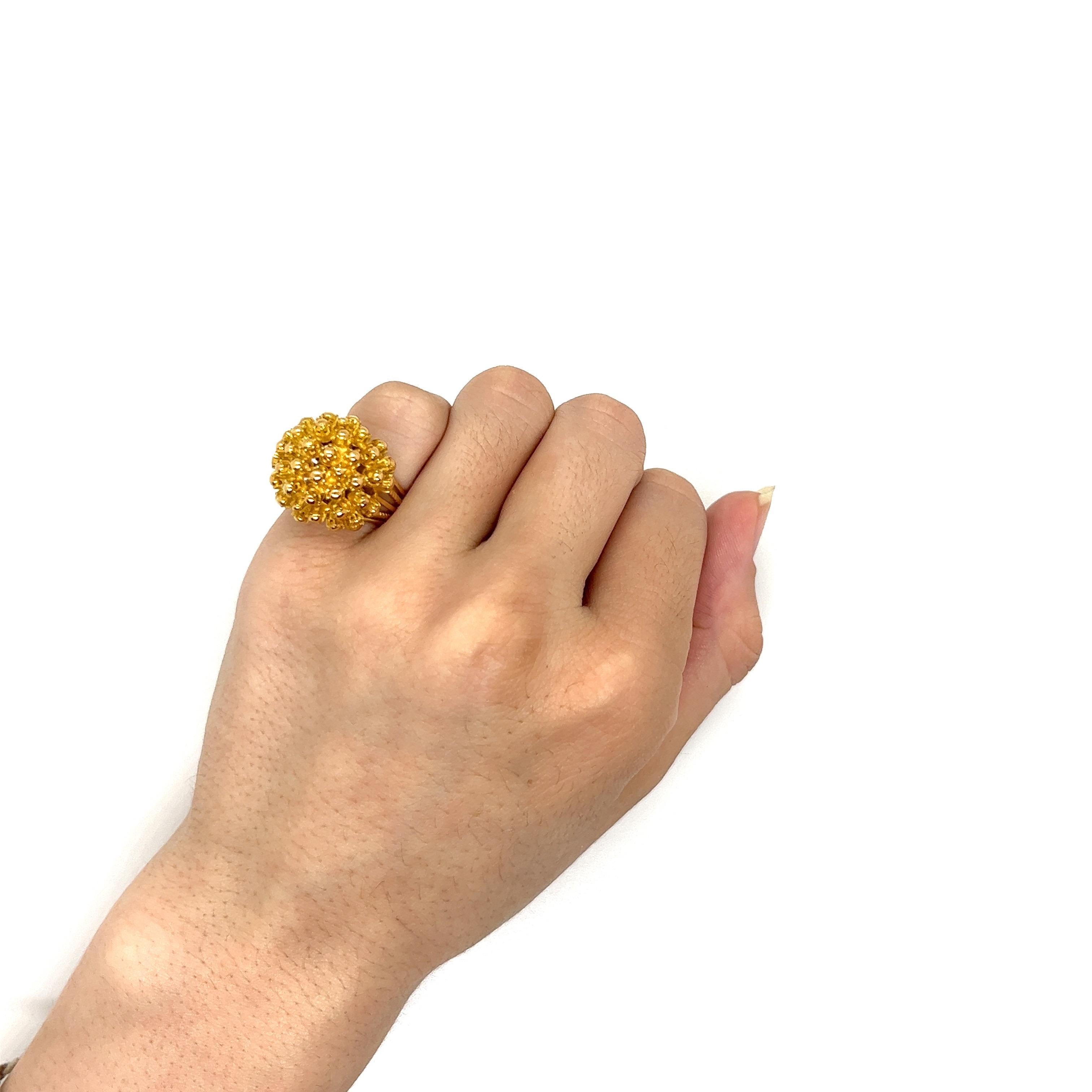 Women's Vintage 1980's 18k Yellow Gold Flower Statement Ring For Sale