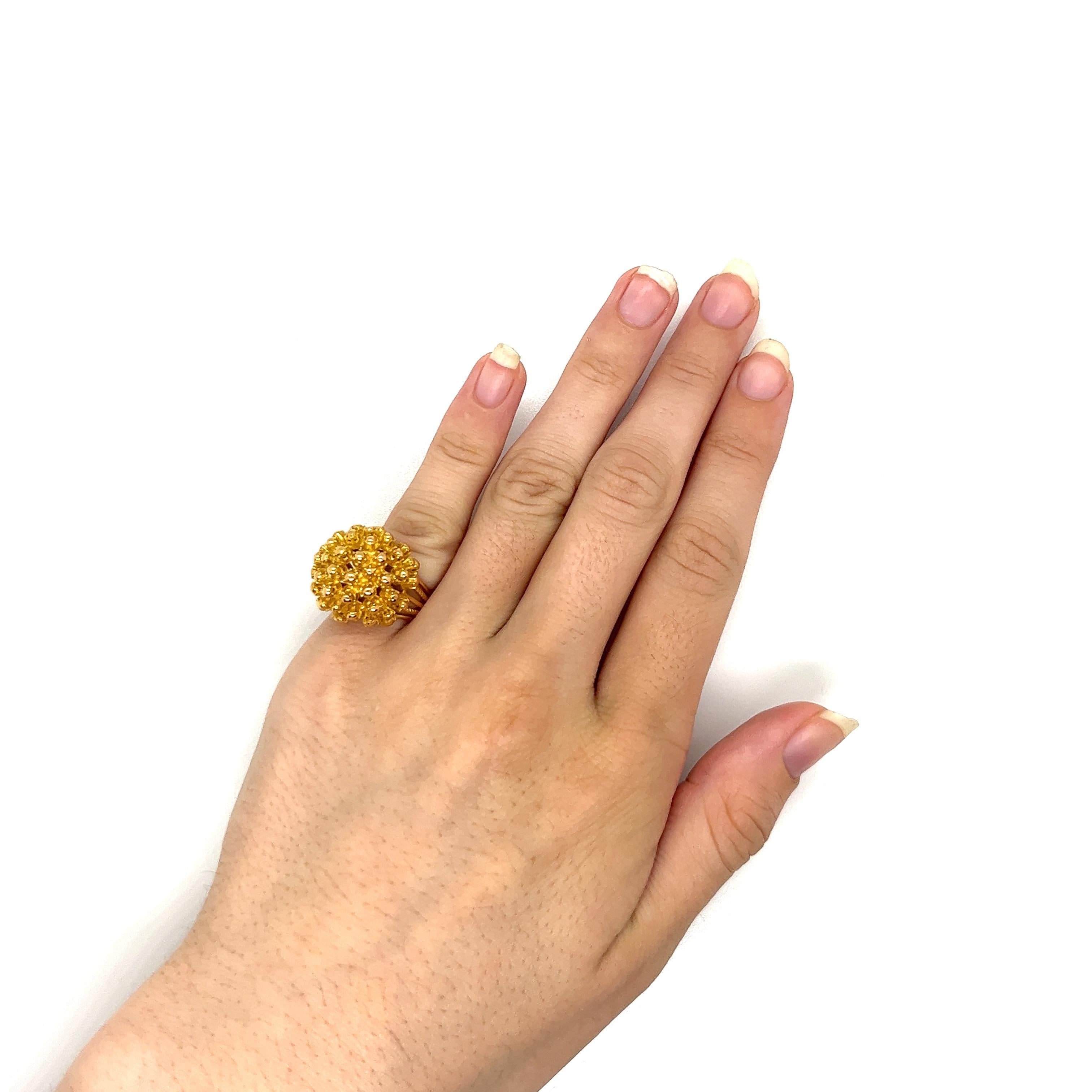 Vintage 1980's 18k Yellow Gold Flower Statement Ring For Sale 1