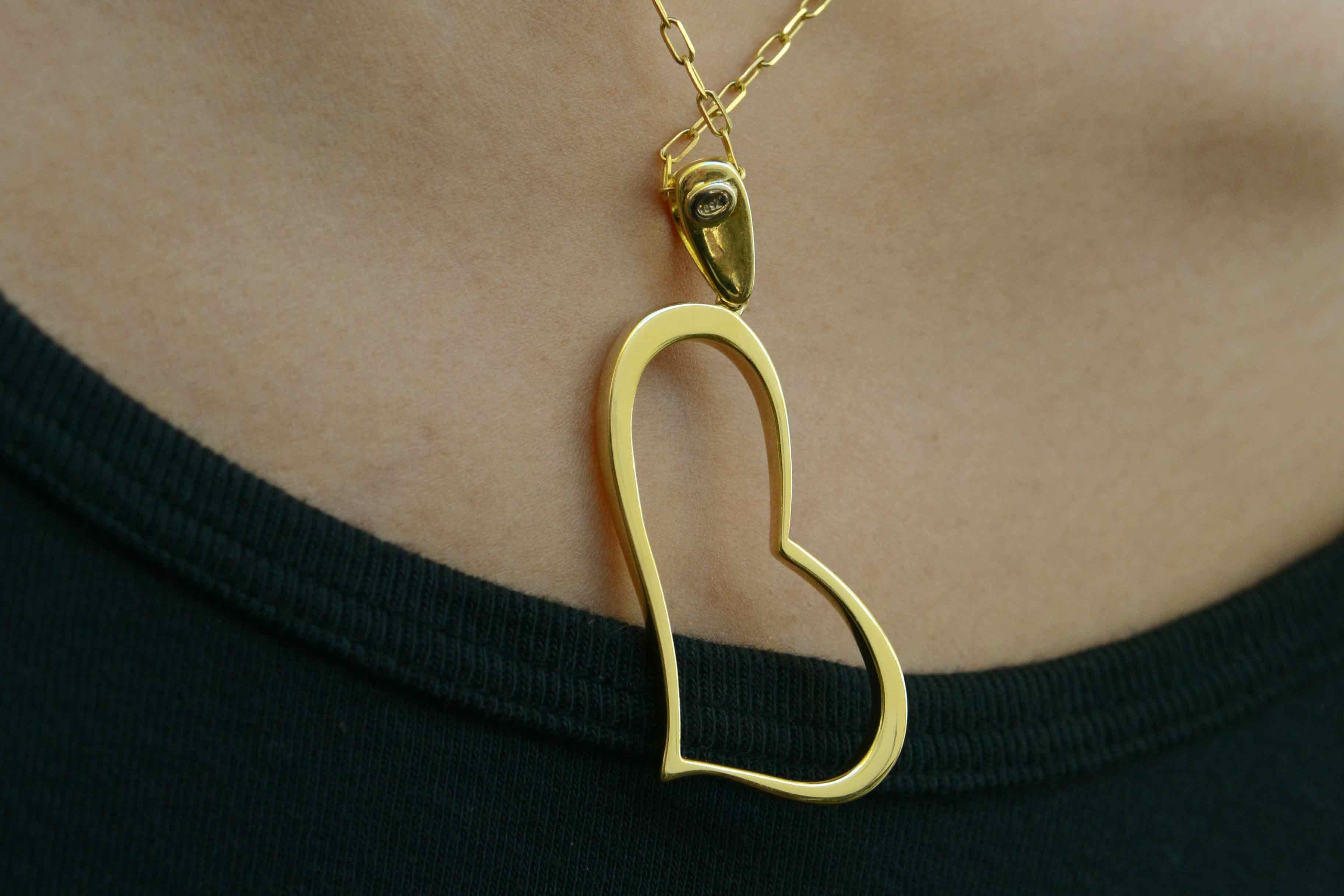 Vintage 1980s 18k Yellow Gold Giant Abstract Heart Pendant In Good Condition In Santa Barbara, CA