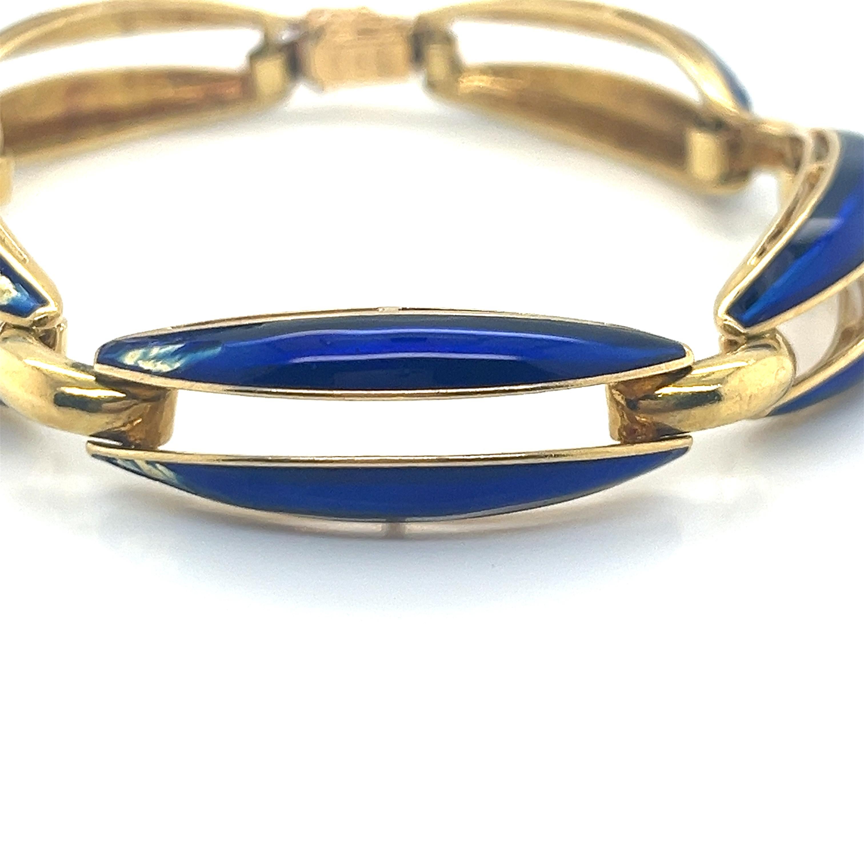 Vintage 1980's 18K Yellow Gold Italian Blue Enamel and Gold Bracelet For Sale 4