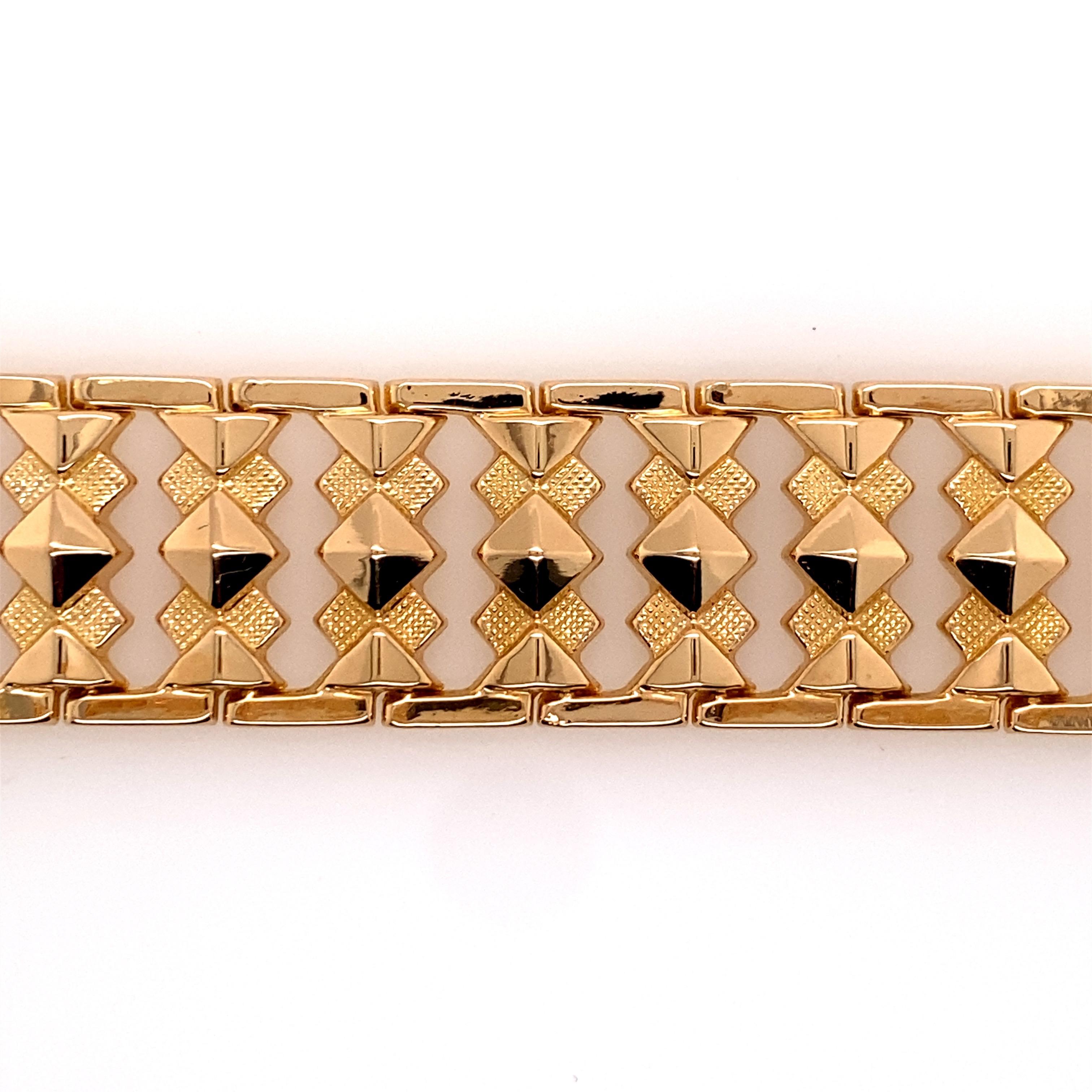 Modern Vintage 1980s 18 Karat Yellow Gold Wide Link Bracelet For Sale