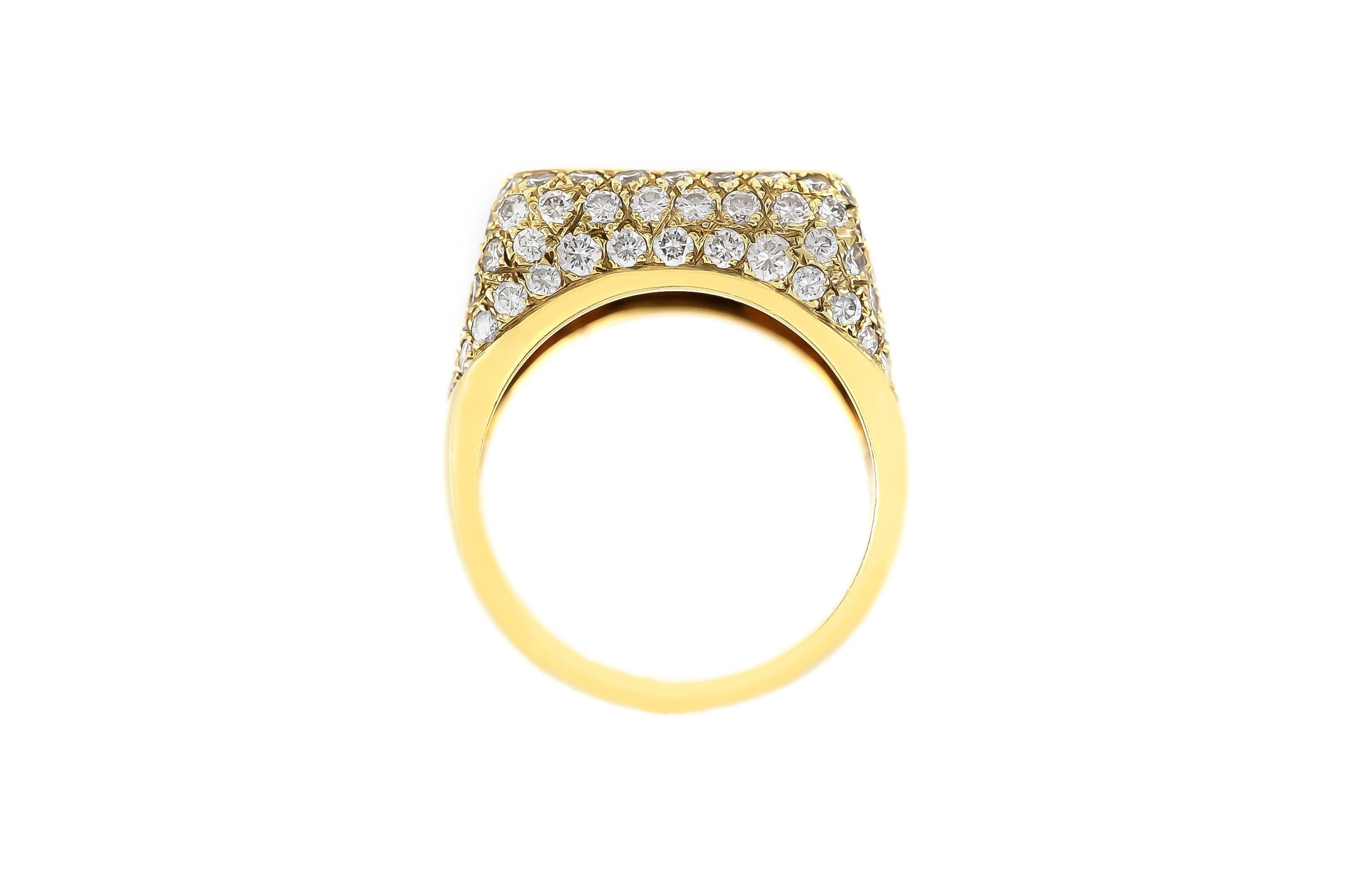 Vintage 1980er Jahre 2,00 Karat Smaragd Cur Saphir Ring mit Diamanten (Smaragdschliff) im Angebot