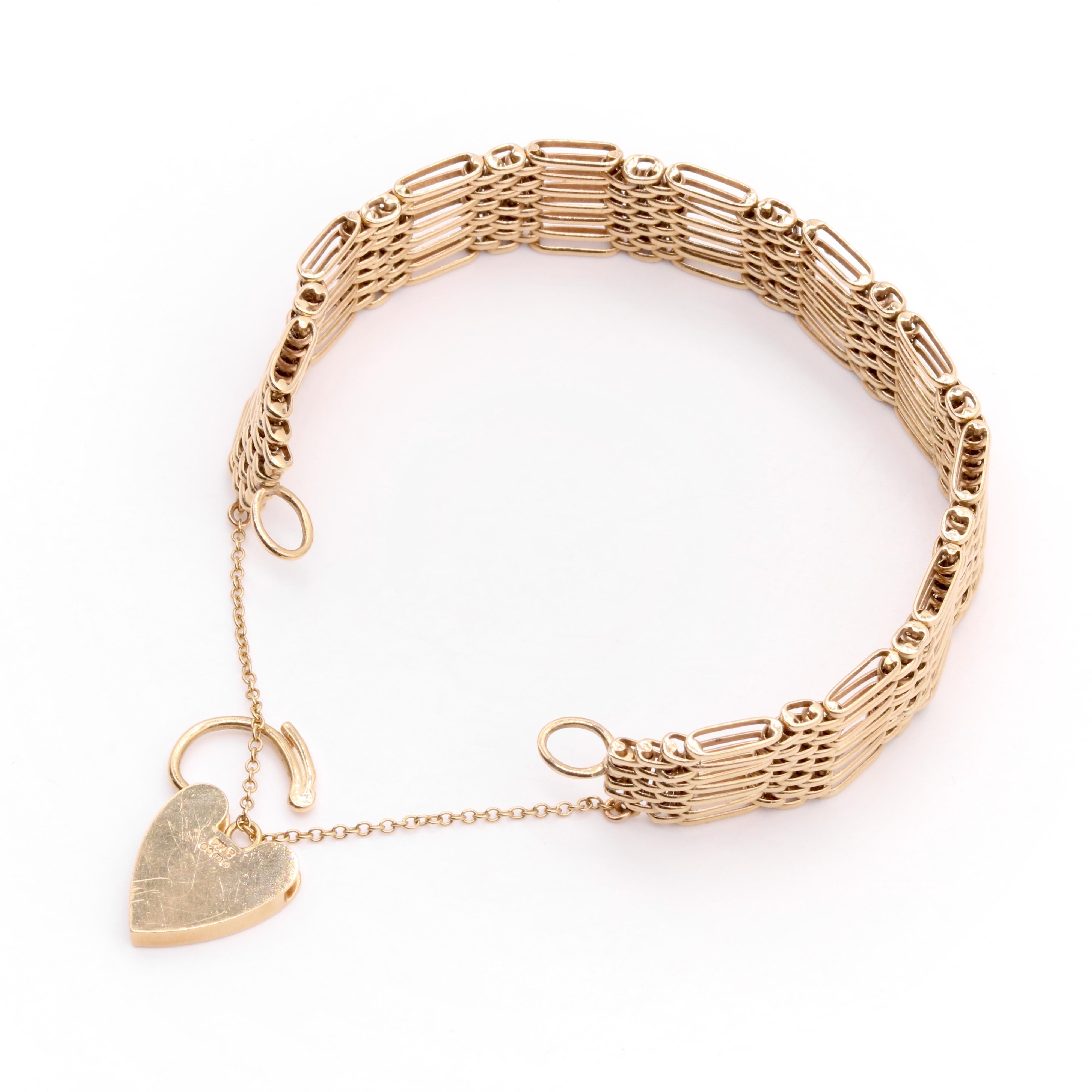 Vintage 1980s 24.8g 9K Yellow Gold Gate Link Bracelet with Heart Padlock For Sale 2