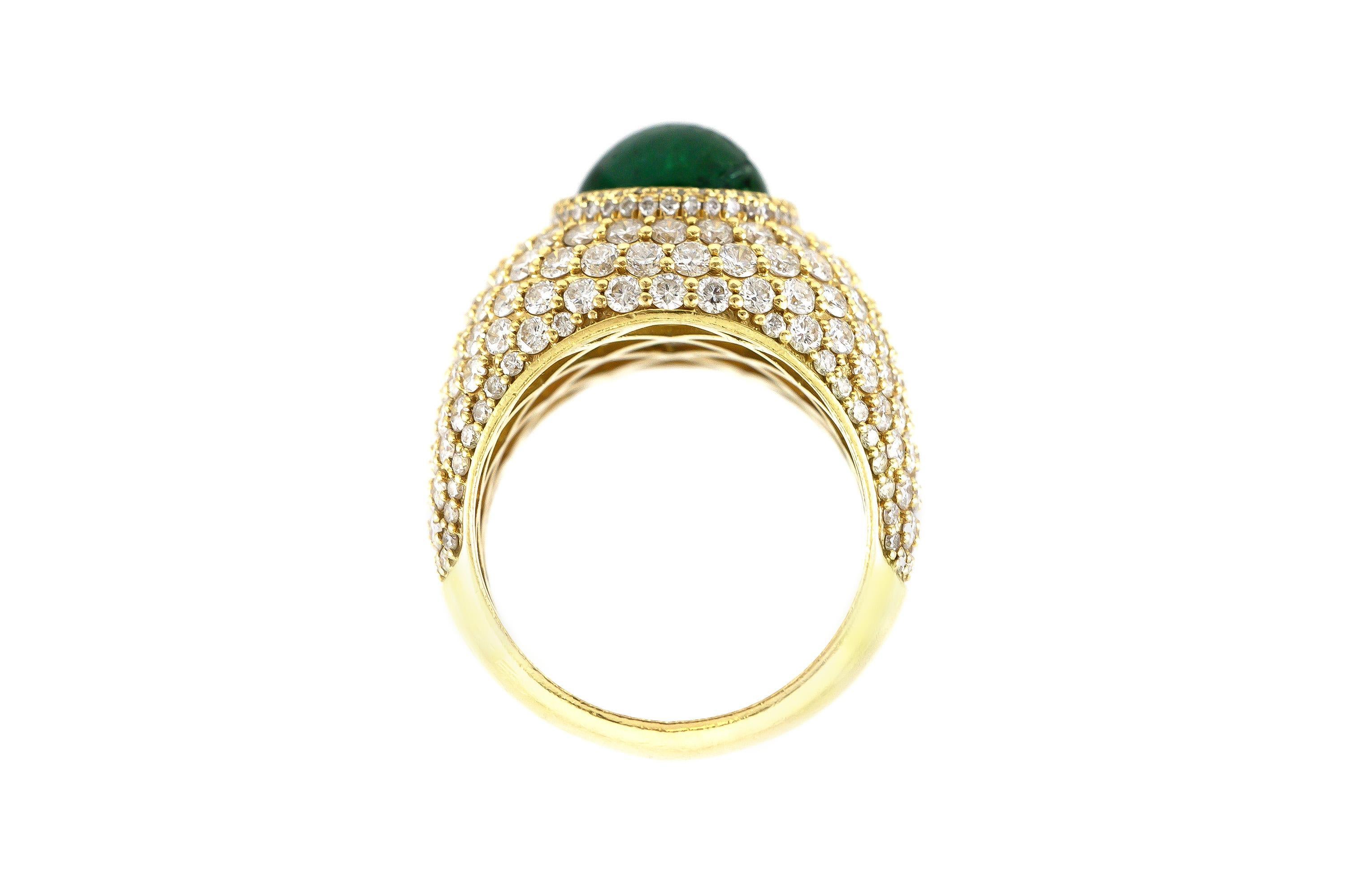 Vintage 1980s 3,00 Karat Cabochon Smaragd Ring mit Diamanten im Zustand „Gut“ im Angebot in New York, NY