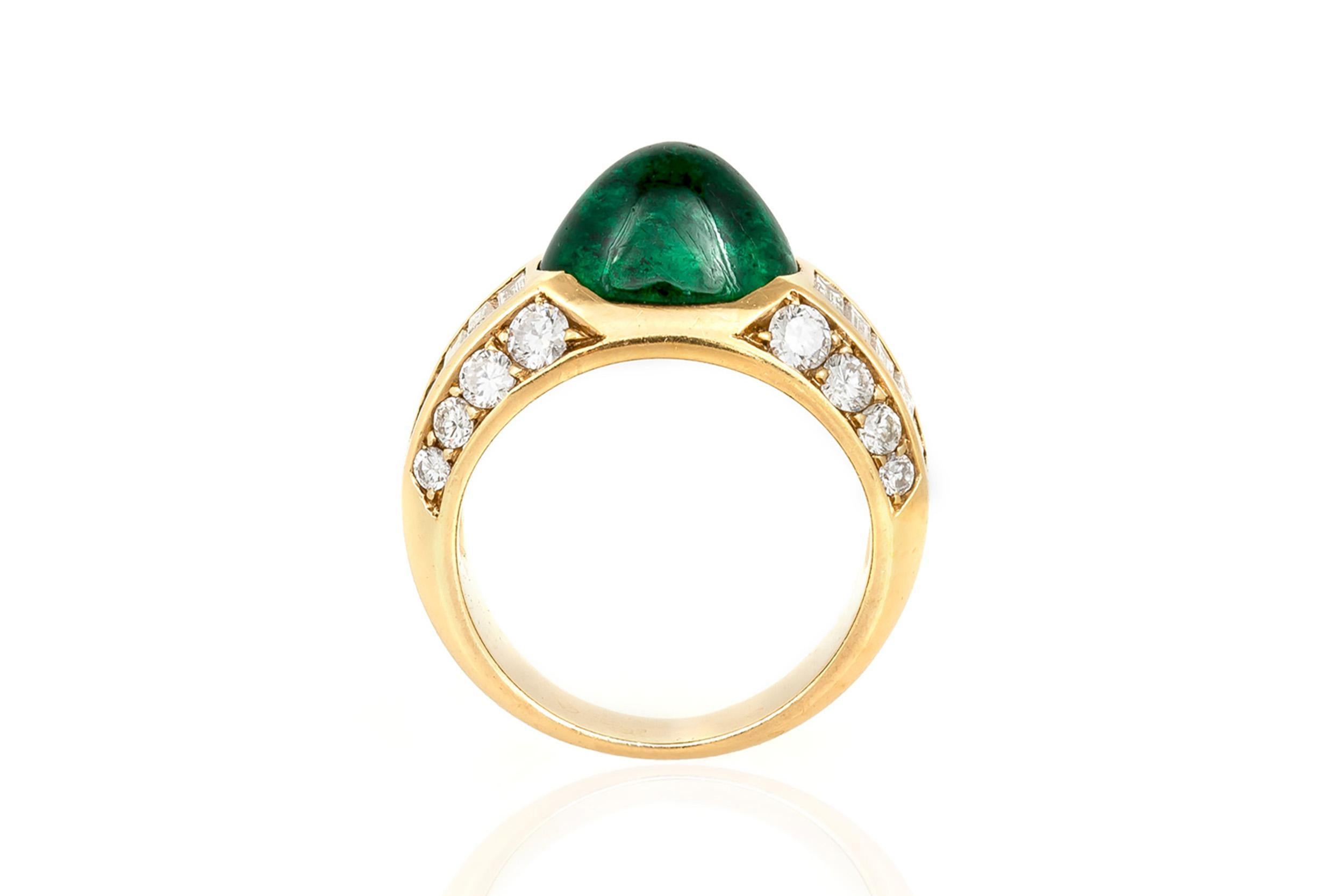 Anello vintage anni '80 con smeraldo cabochon da 3,00 carati e diamanti In condizioni buone in vendita a New York, NY