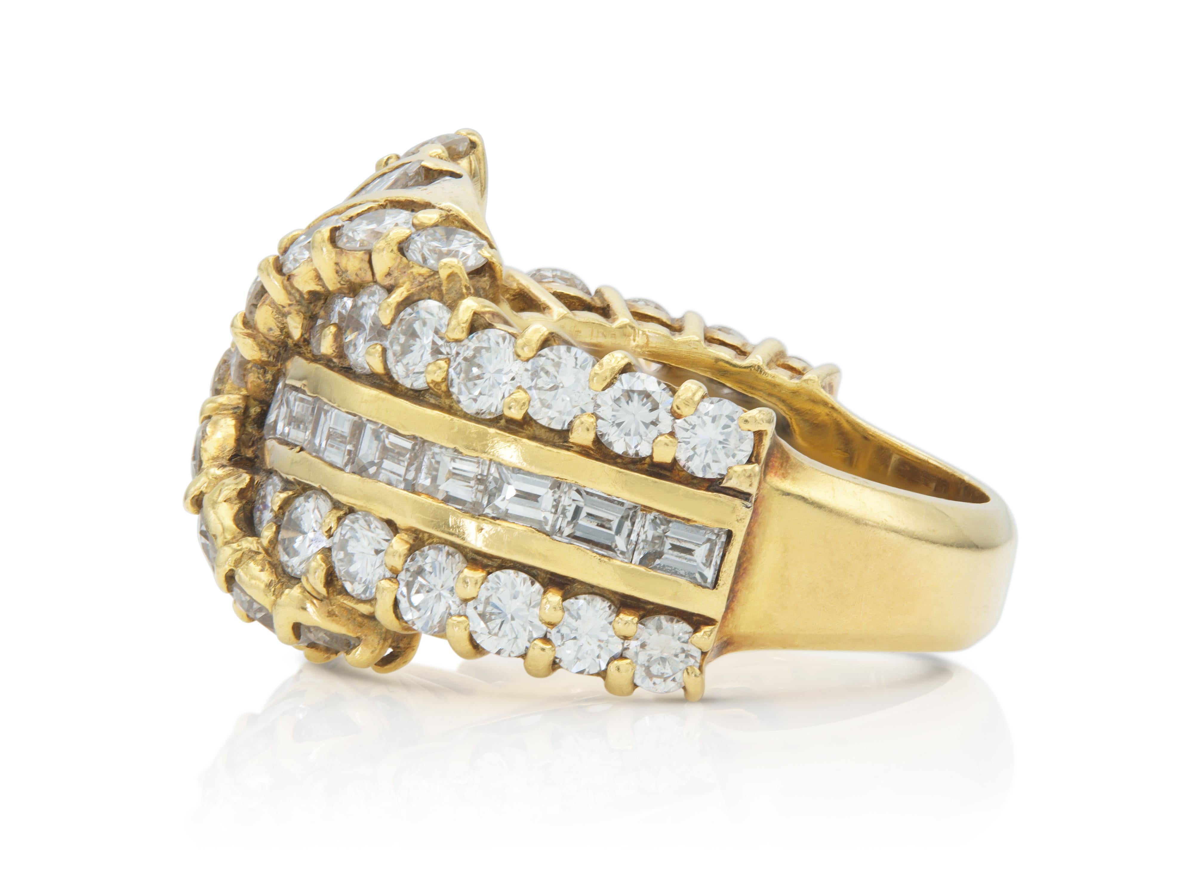 Mixed Cut Vintage 1980s 3.80 Carat Baguette and Round Cut Diamonds Ring For Sale