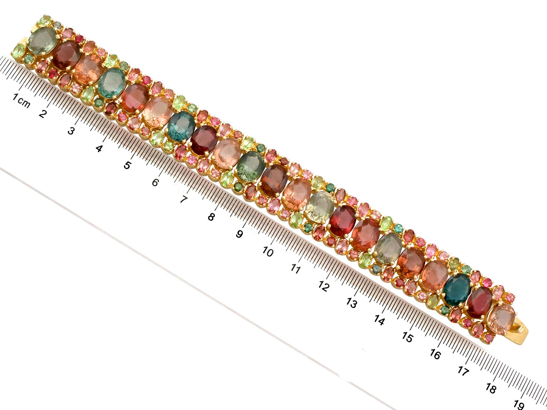 De las mujeres Pulsera de oro amarillo de los años 80 96,65 quilates turmalina peridoto 18 en venta