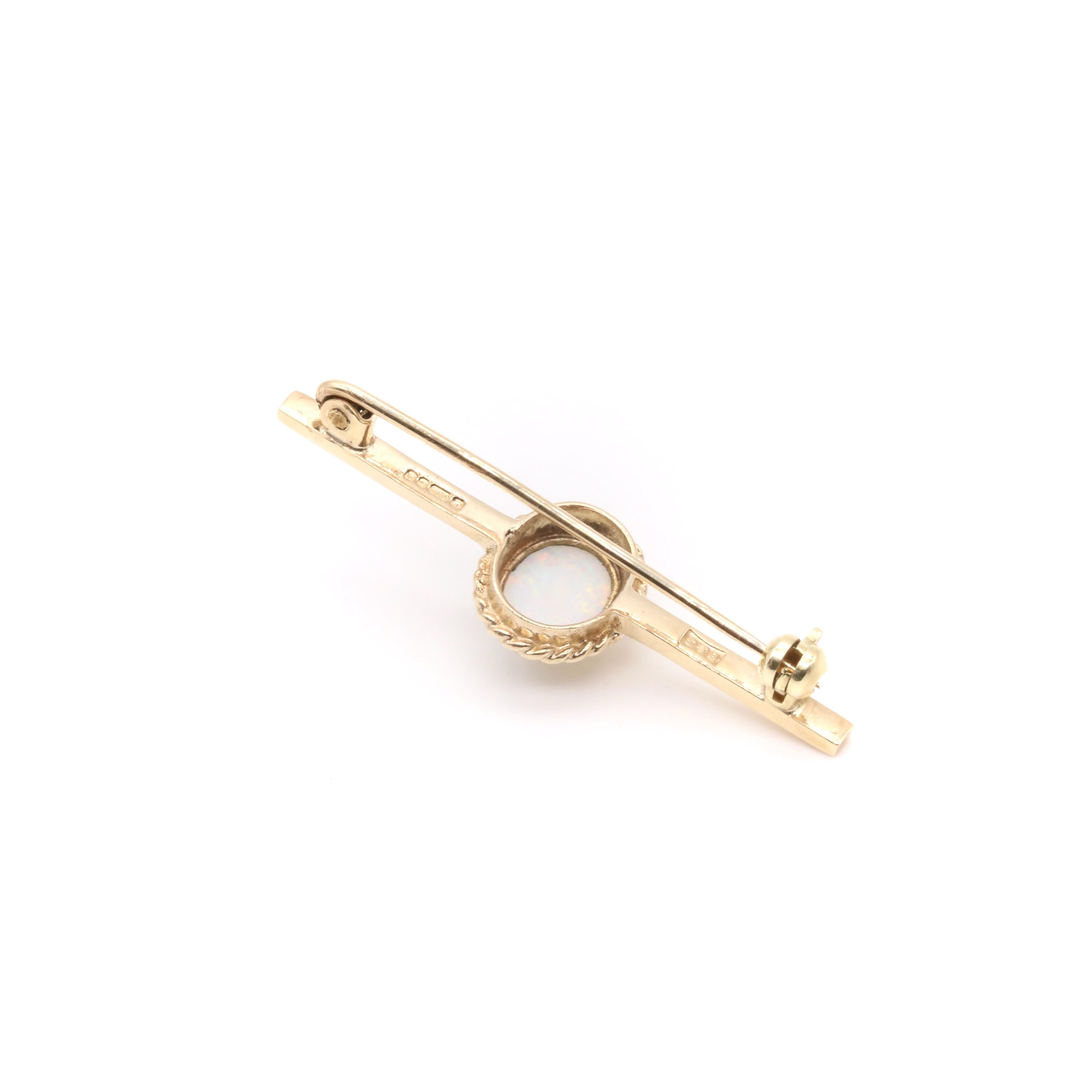 Vintage 1980s 9K Yellow Gold Opal Solitaire Bar Brooch For Sale 4