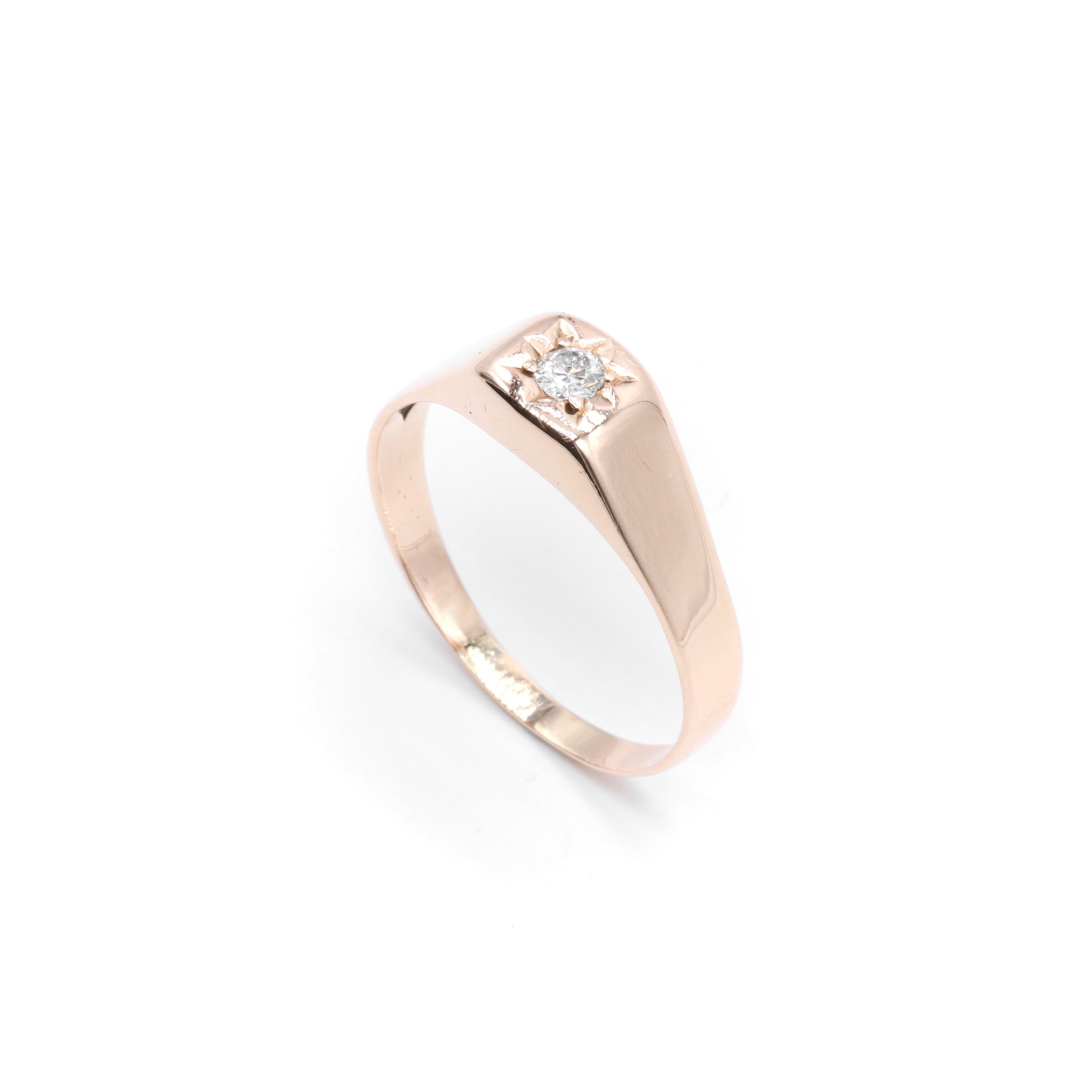 Vintage 1980s 9K Yellow Gold Star Set 0.16ct Diamond Signet Ring For Sale 2
