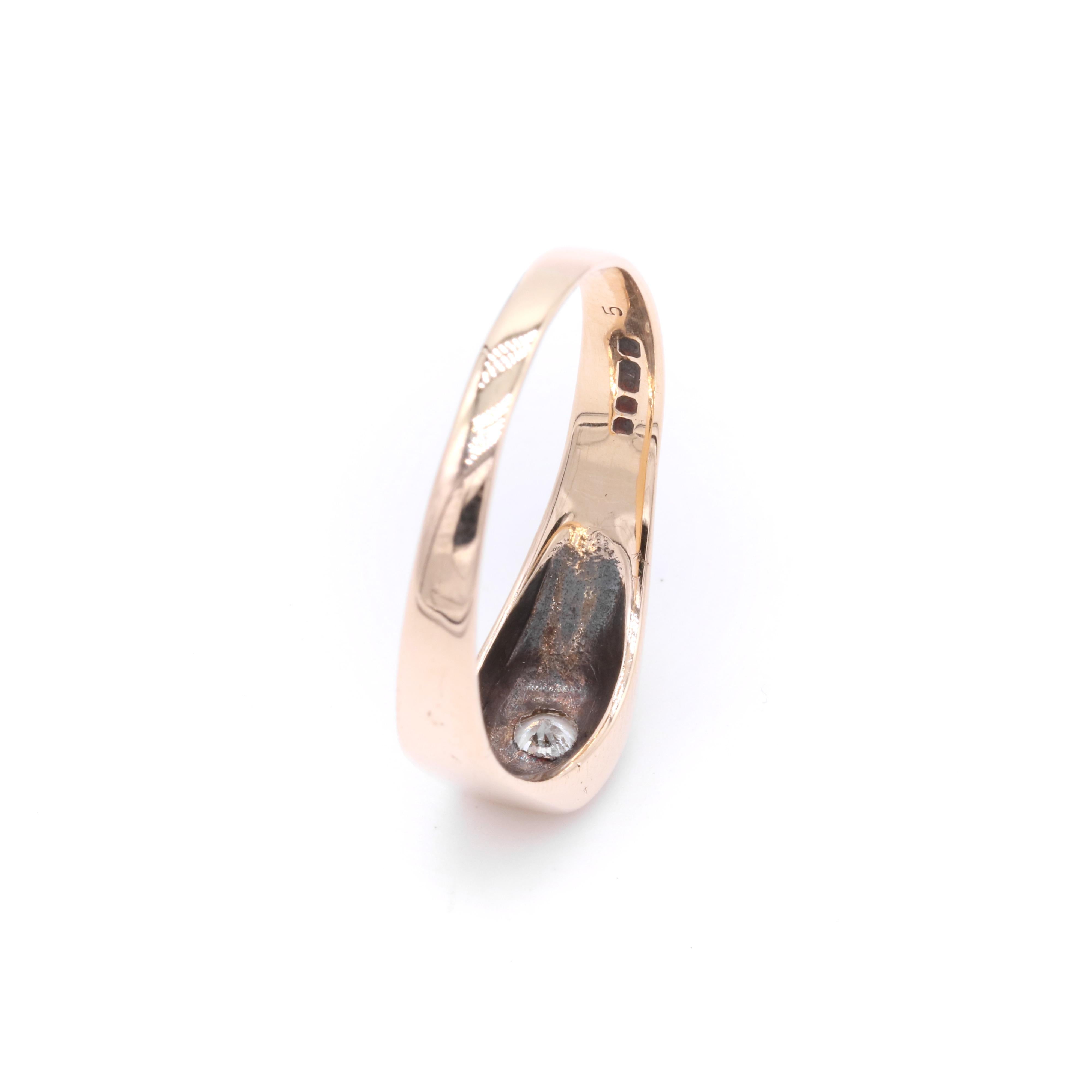 Vintage 1980s 9K Yellow Gold Star Set 0.16ct Diamond Signet Ring For Sale 3