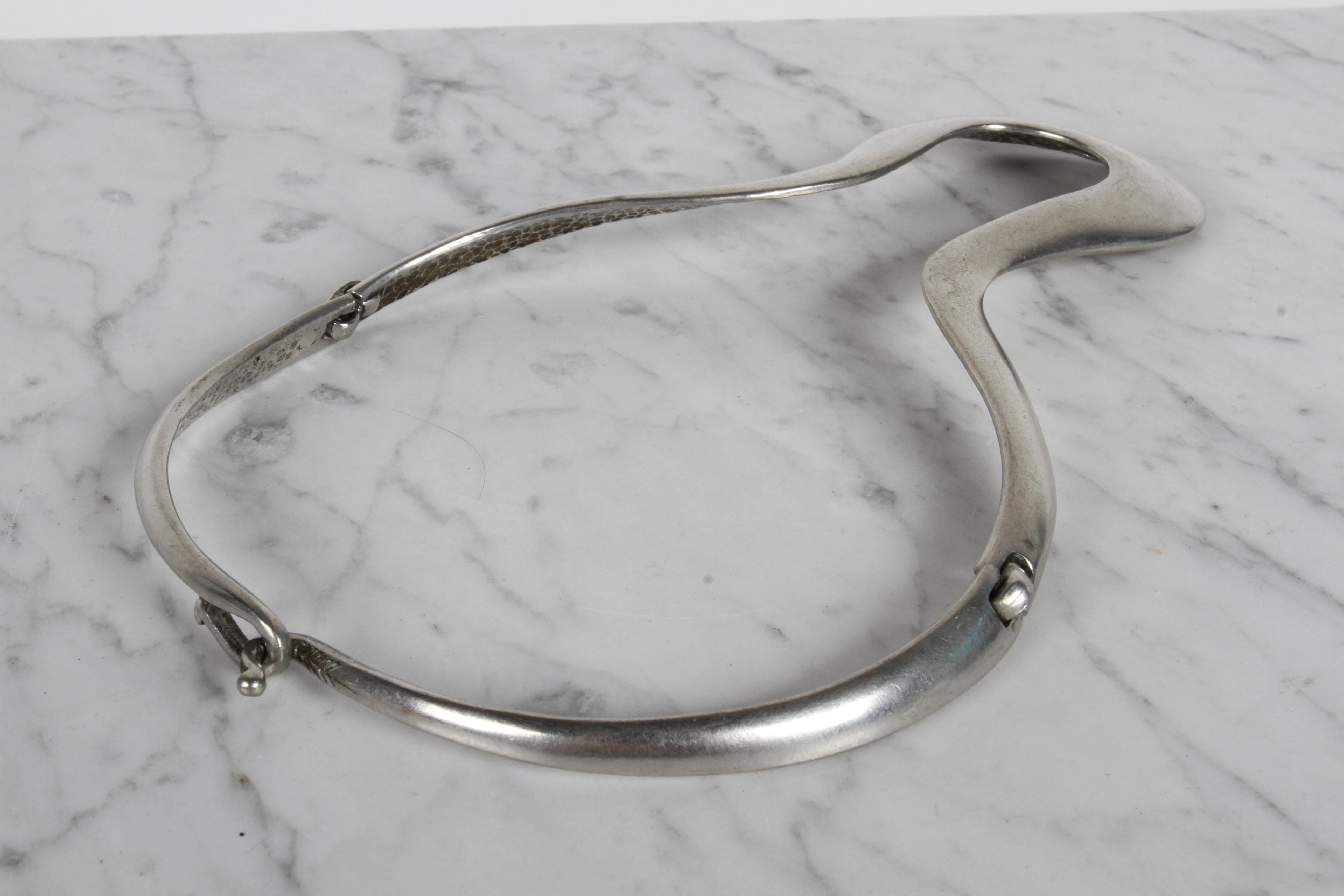 Vintage 1980s Alexis Kirk gegliederte skulpturale Silber Ton Choker Halskette im Angebot 4