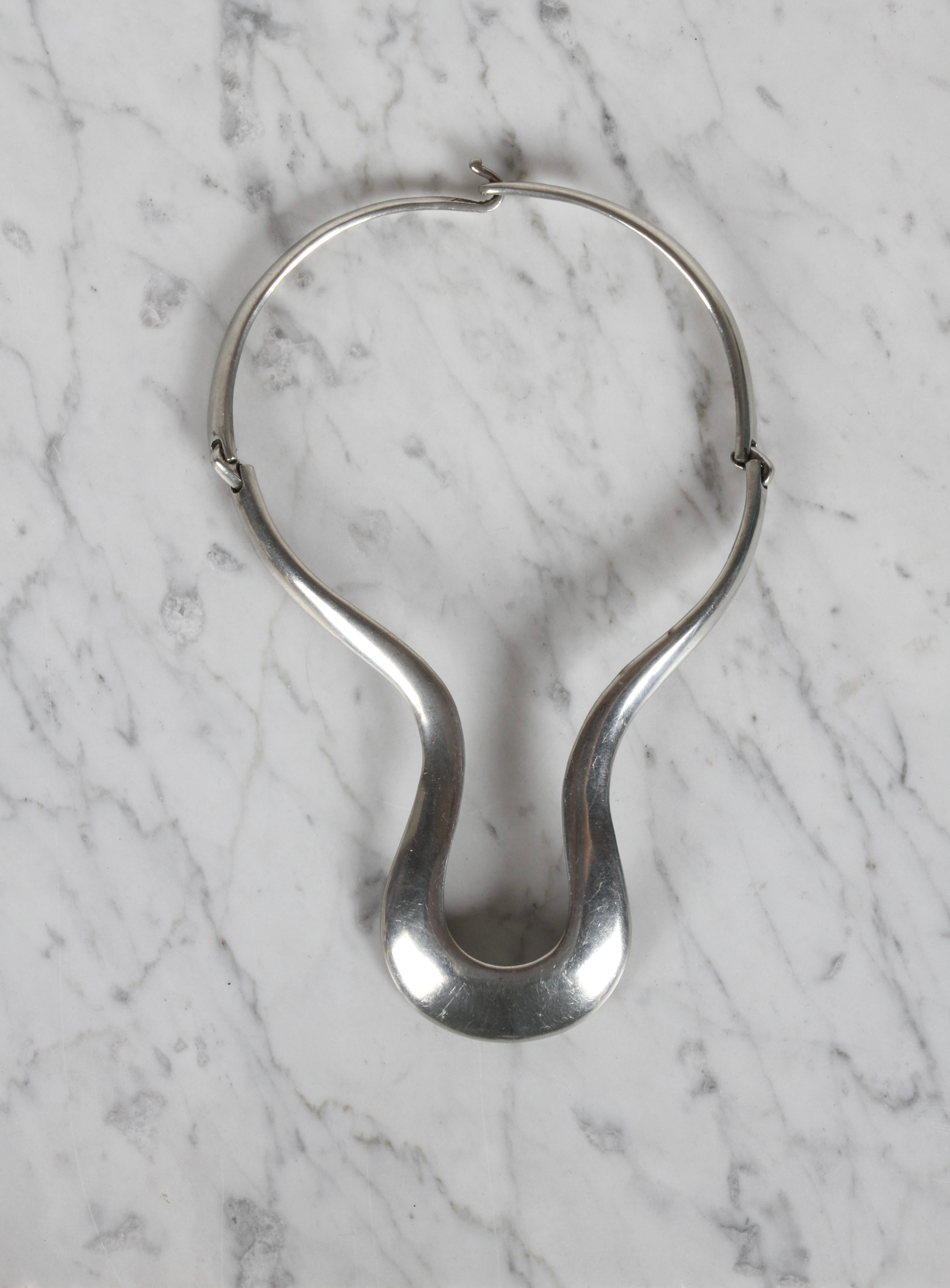 Vintage 1980s Alexis Kirk gegliederte skulpturale Silber Ton Choker Halskette (amerikanisch) im Angebot