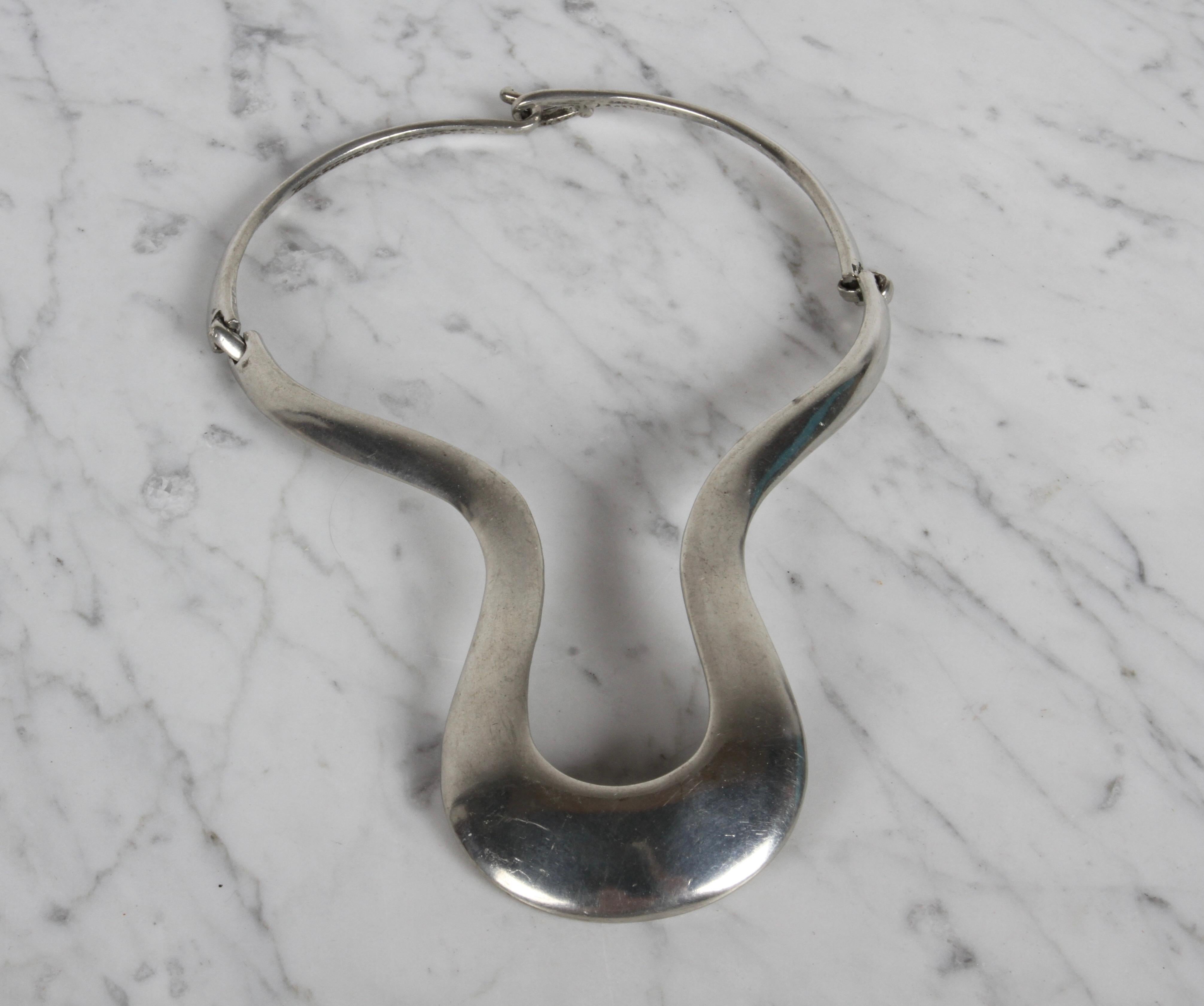 Vintage 1980s Alexis Kirk gegliederte skulpturale Silber Ton Choker Halskette im Zustand „Gut“ im Angebot in St. Louis, MO