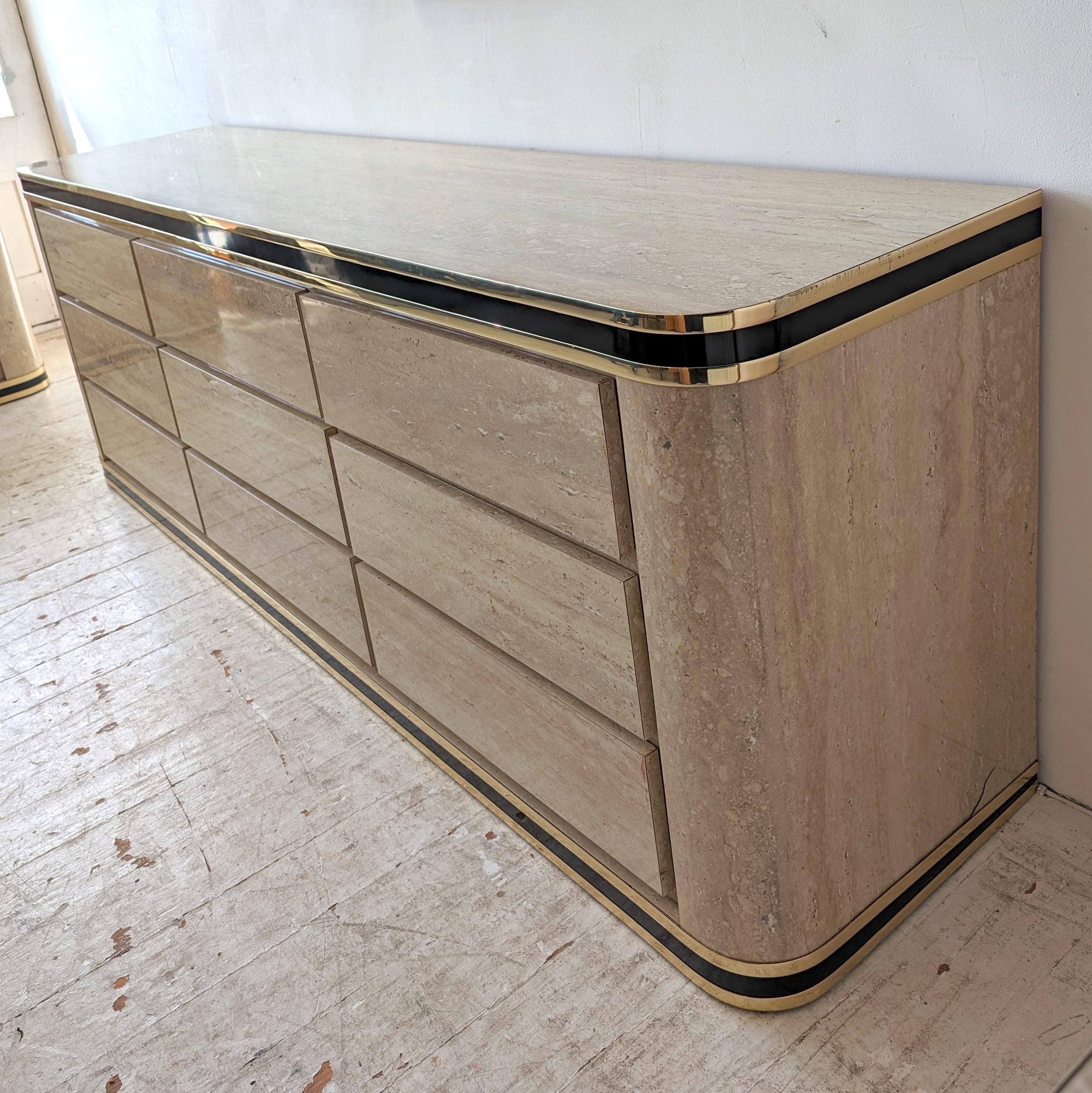 Vintage 1980s American faux travertine laminate sideboard / dresser with drawers In Good Condition In Hastings, GB