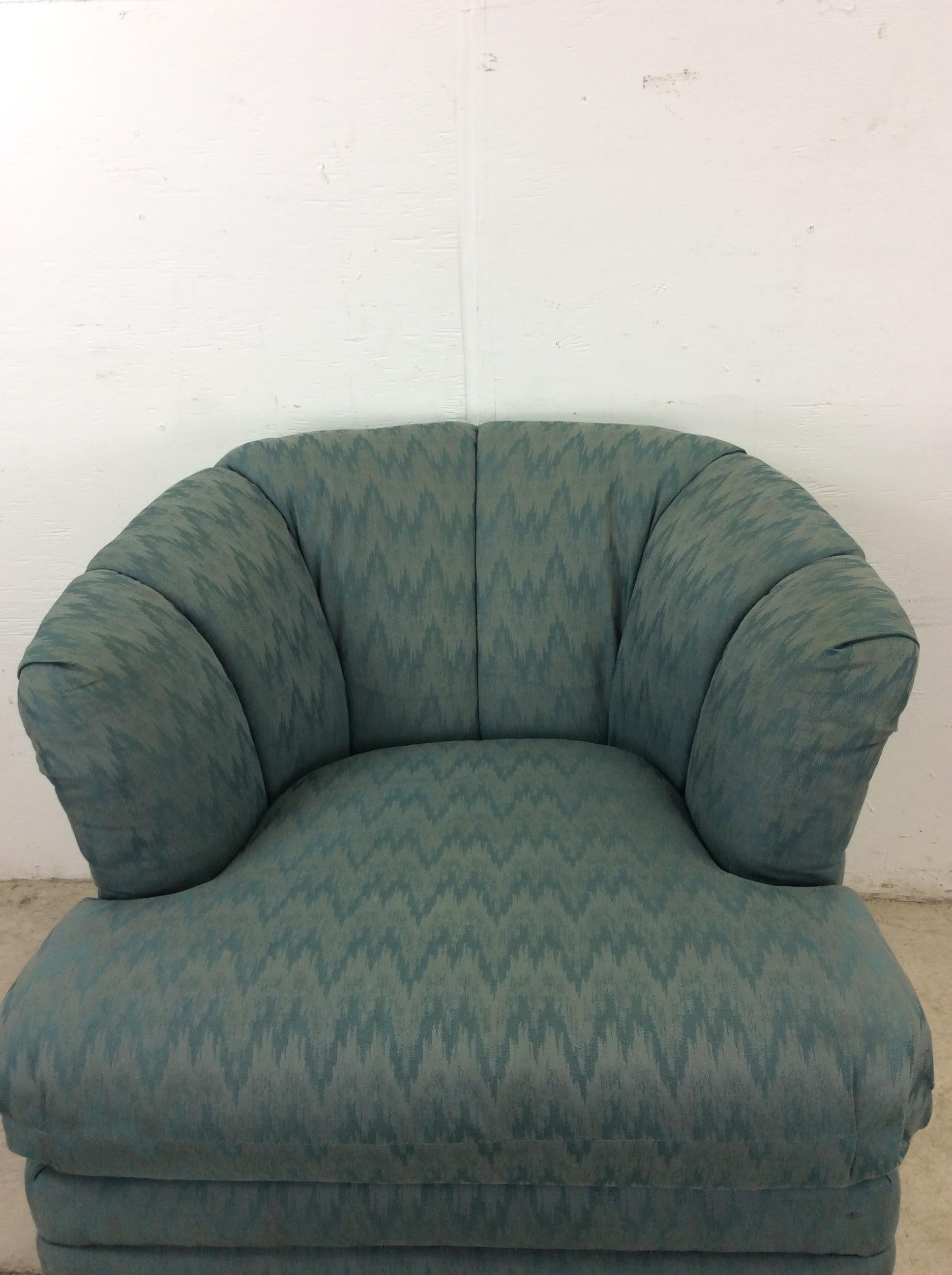 Vintage 1980s Barrel Back Club Chair by Rowe In Good Condition For Sale In Freehold, NJ
