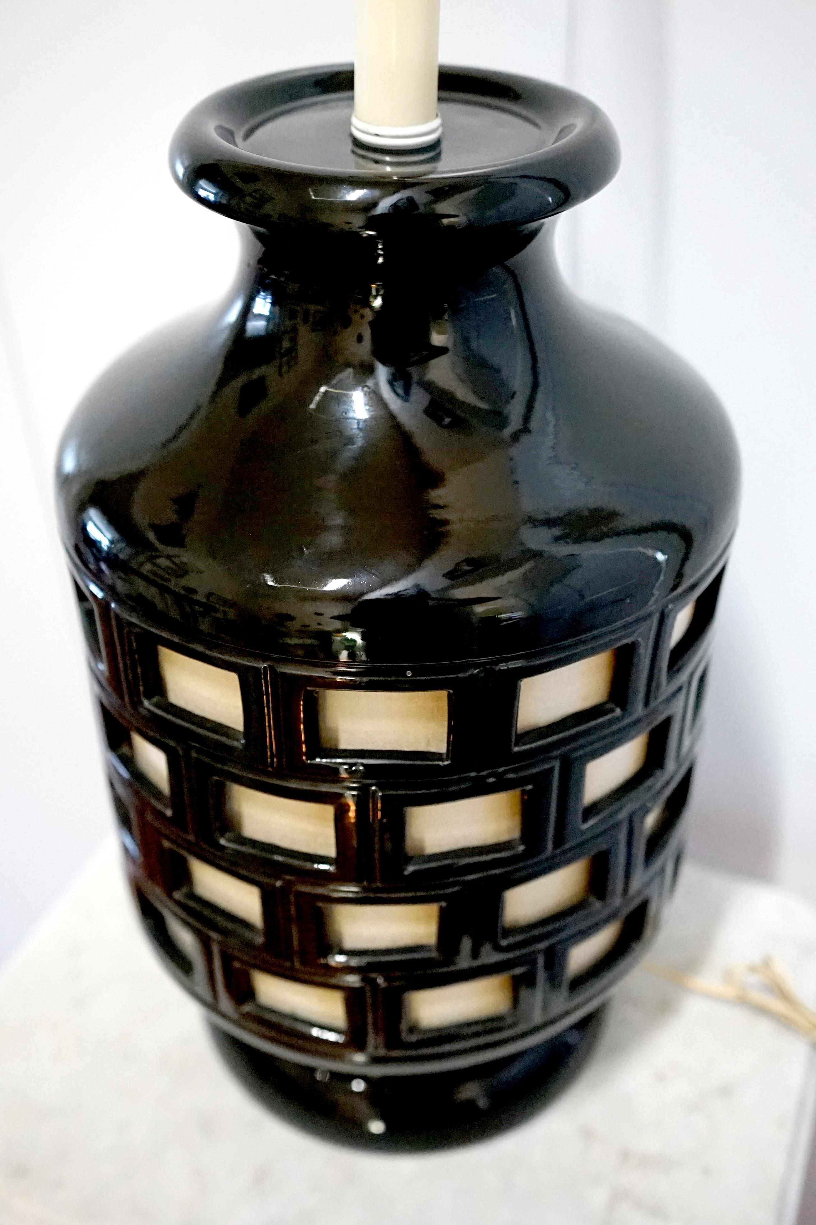 Vintage 1980s Black Ceramic Barrel Large Glaze Table Lamp For Sale 3