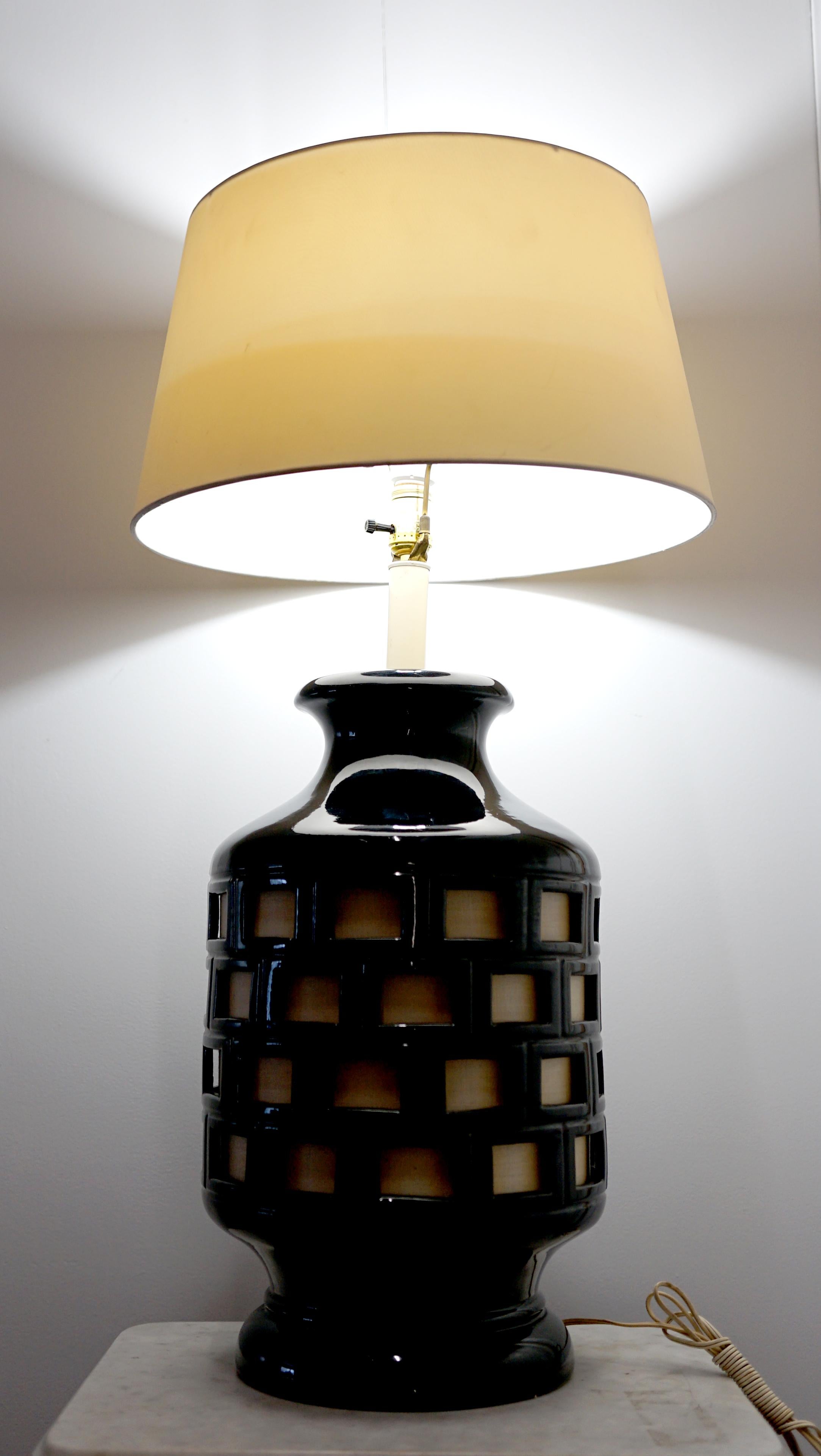 Vernissé Lampe de table vintage des années 1980 en céramique noire à large glaçure en vente
