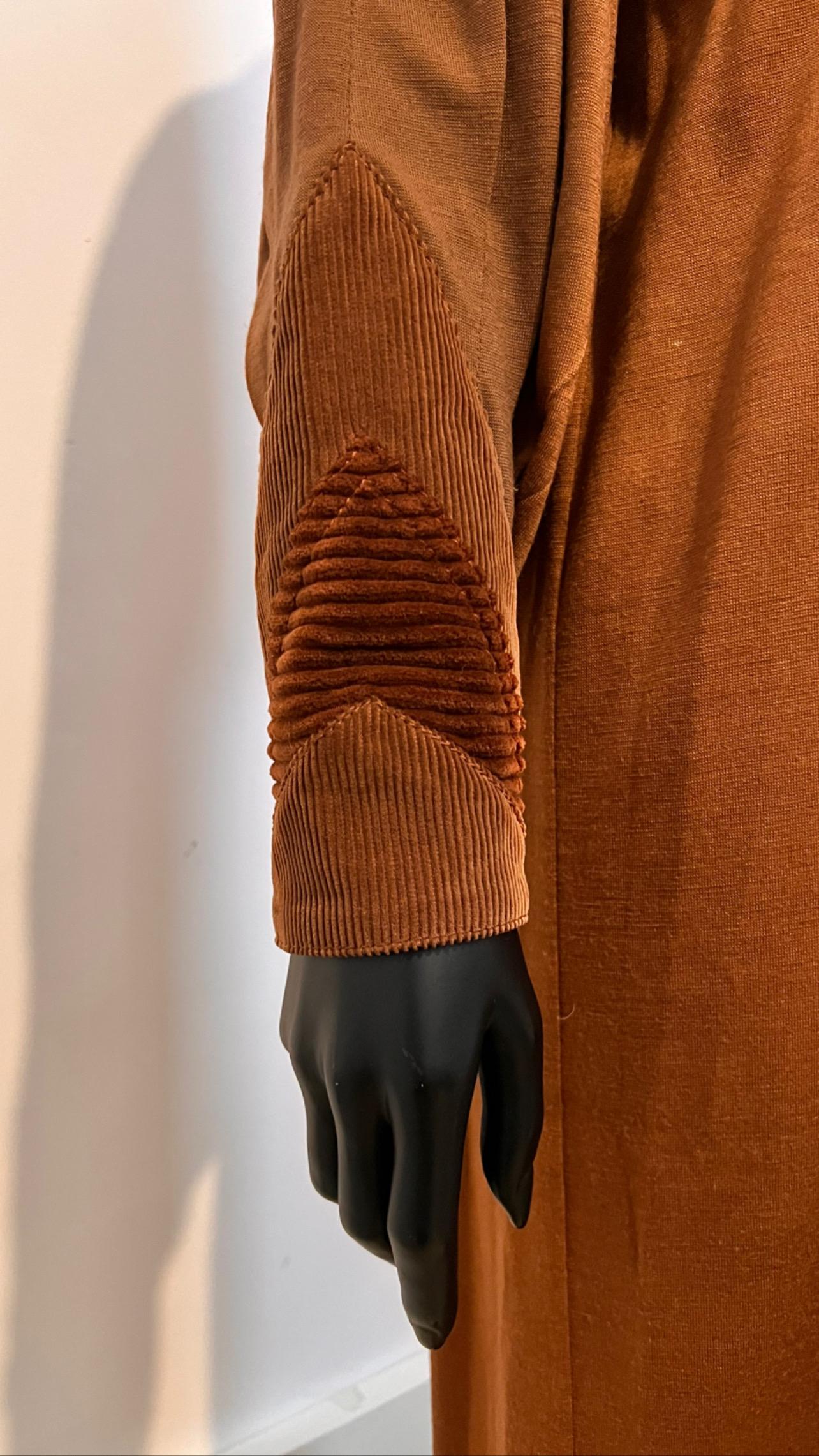 Vintage 1980's Callaghan Woll-Jersey-Kleid mit Kord-Detail und Ledergürtel  im Angebot 1