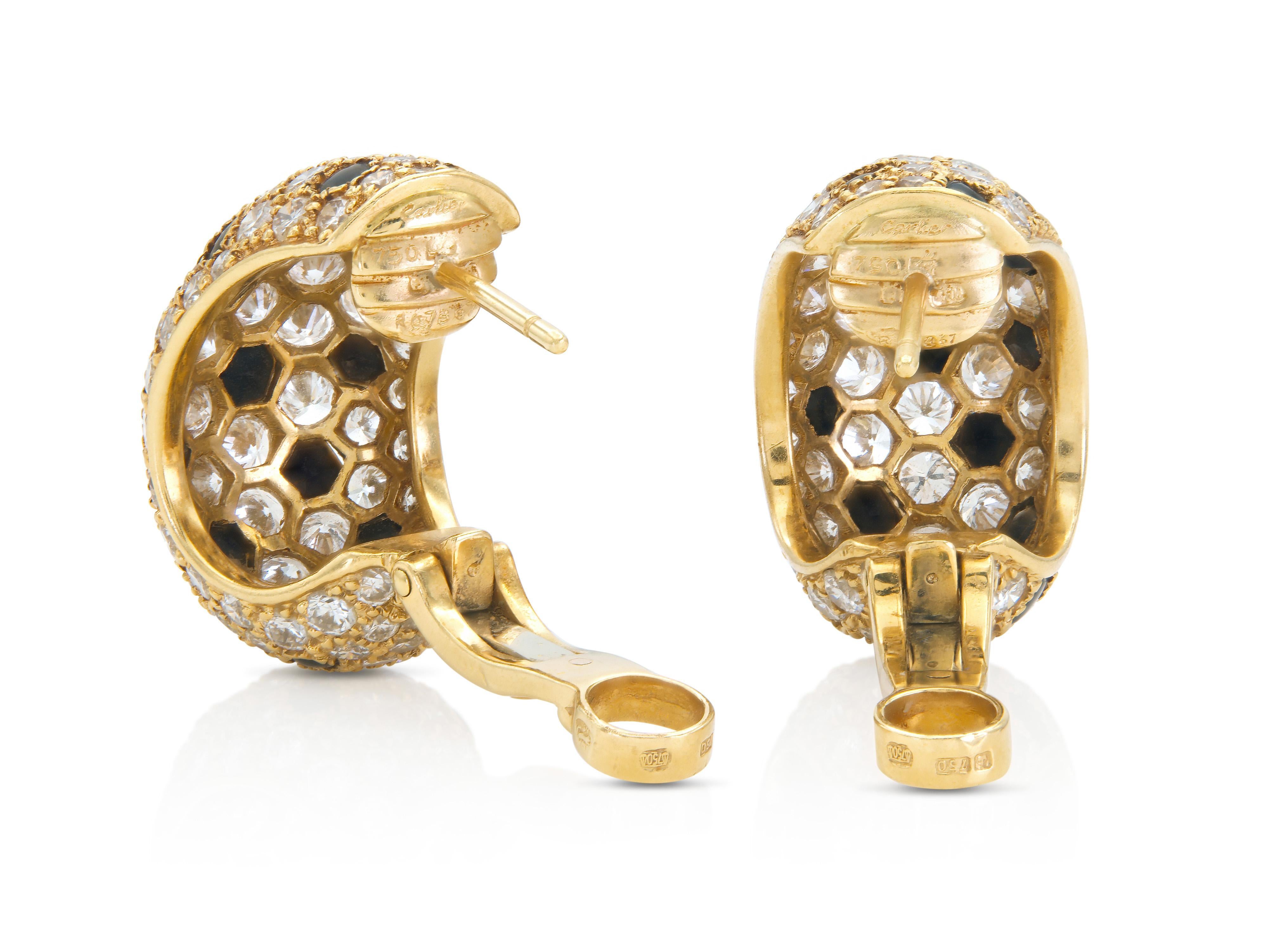 Vintage 1980s Cartier Diamond and Onyx Panthere Earrings en Bueno estado para la venta en New York, NY