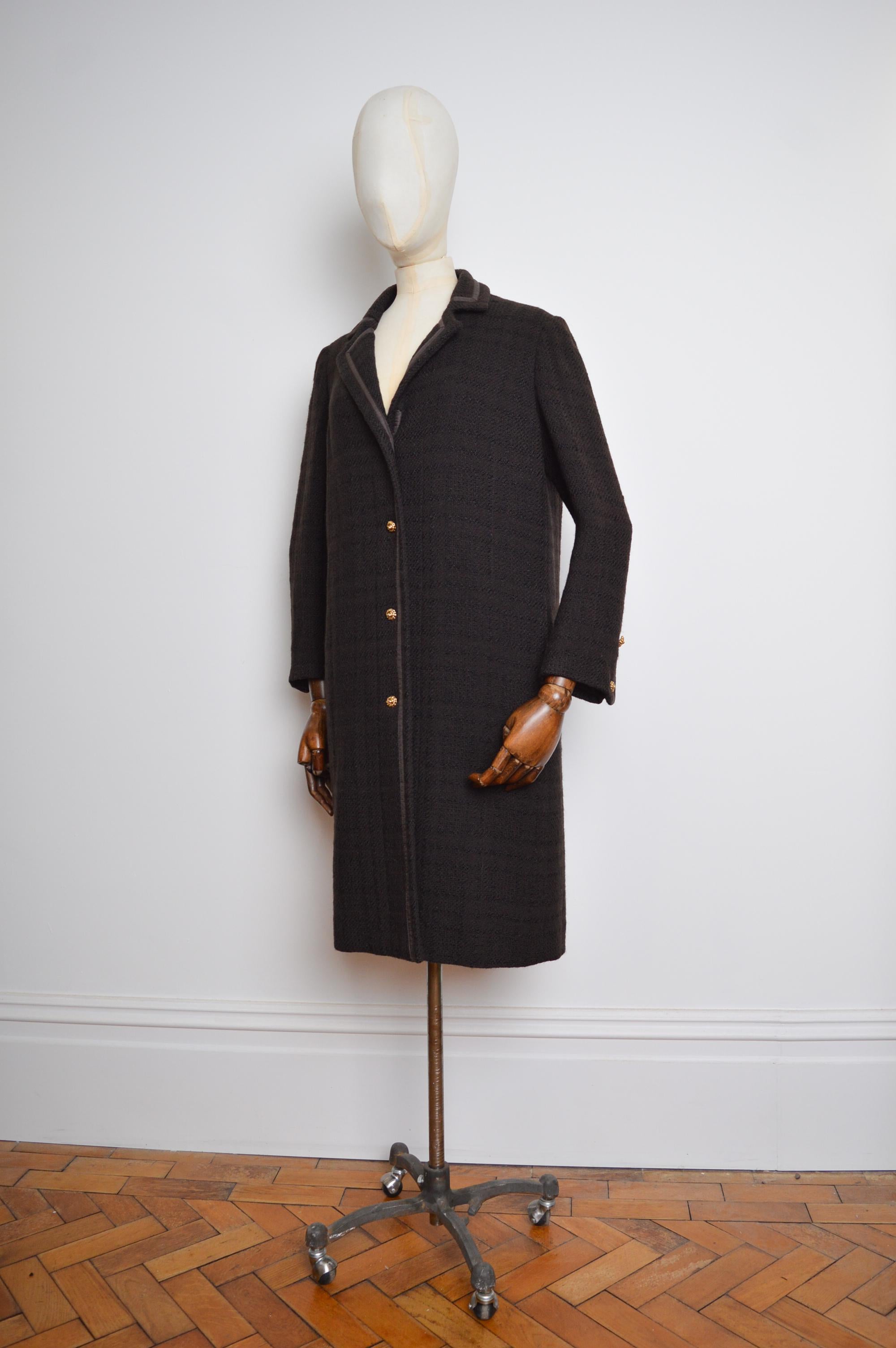 Vintage 1980's CHANEL Chocolate Brown Wool Chesterfield Coat For Sale 5