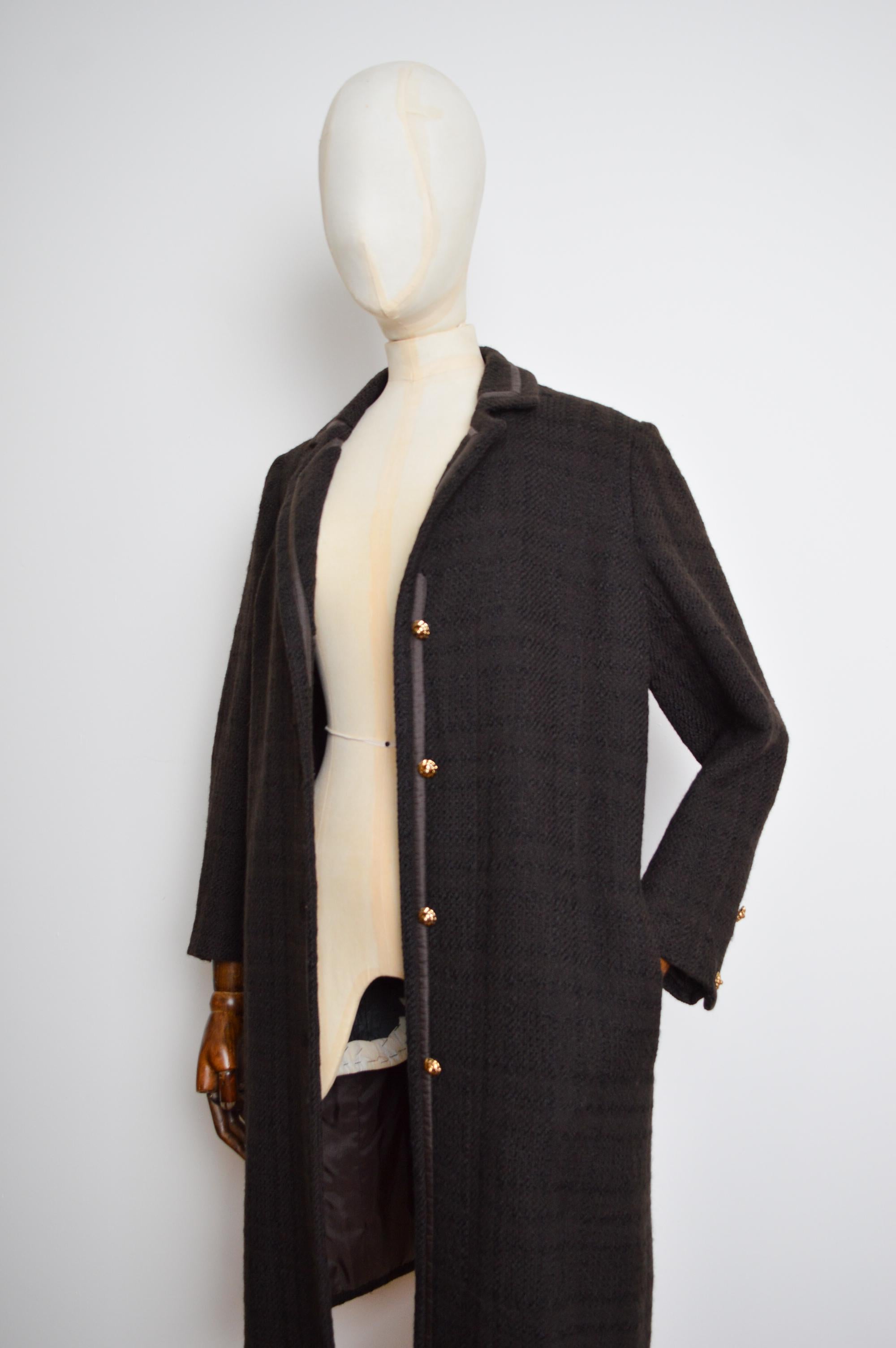 Vintage 1980's CHANEL Chocolate Brown Wool Chesterfield Coat For Sale 7