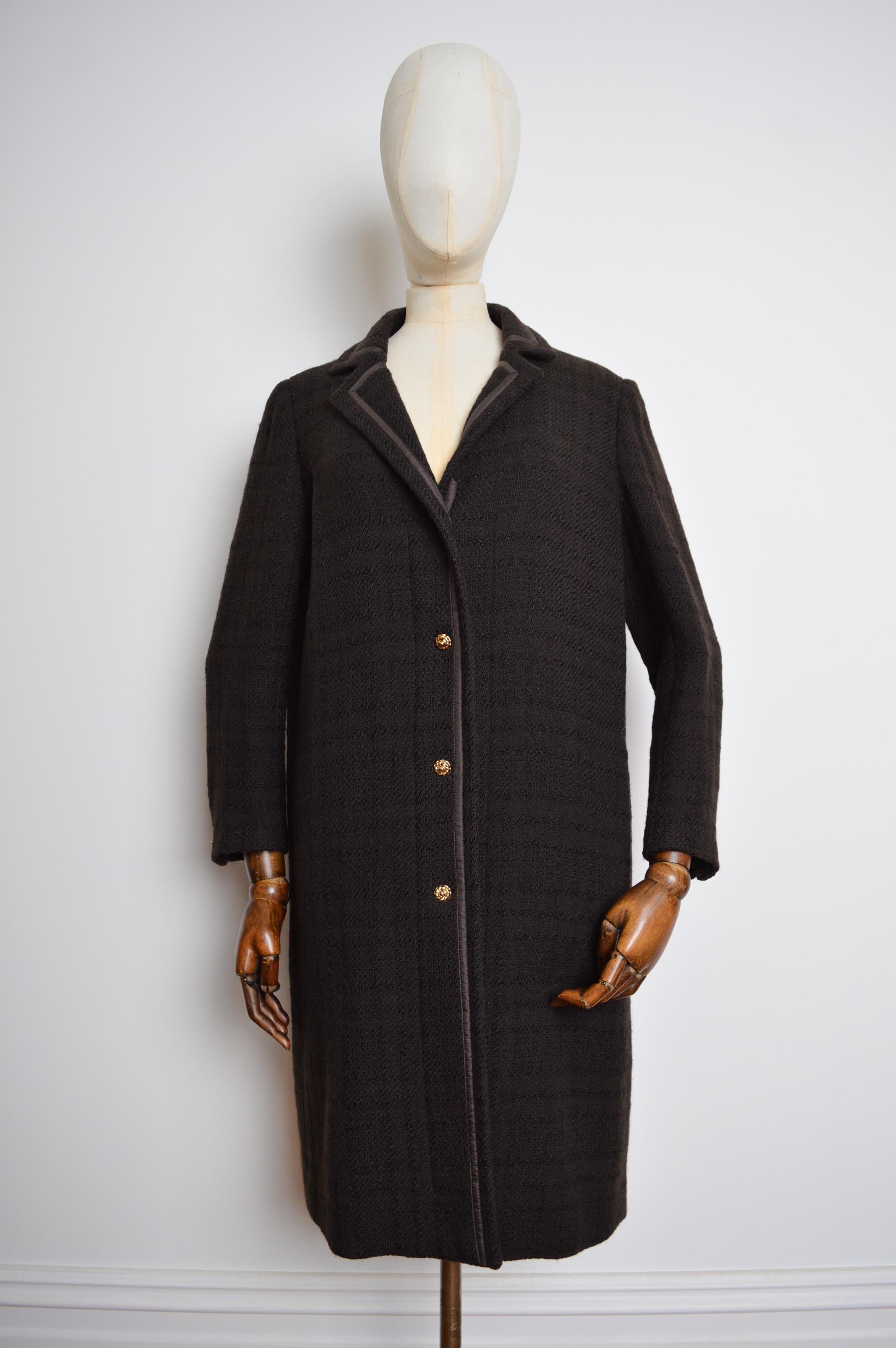 Vintage 1980's CHANEL Chocolate Brown Wool Chesterfield Coat For Sale 4
