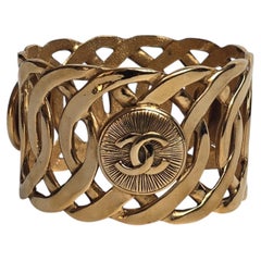 Vintage 1980s Chanel Gold Rigid Chain CC Bangle